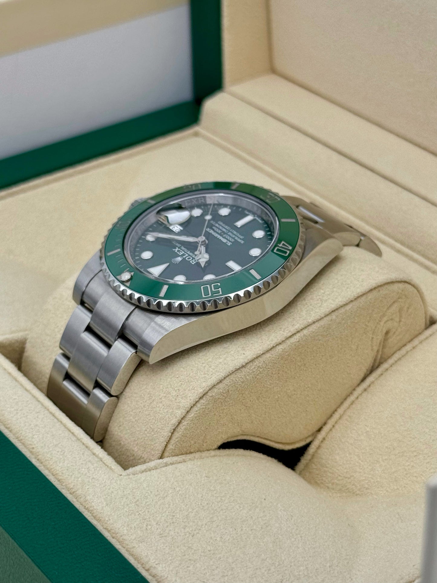 2019 Rolex Submariner “Hulkâ€?40mm 116610LV Green Dial - MyWatchLLC