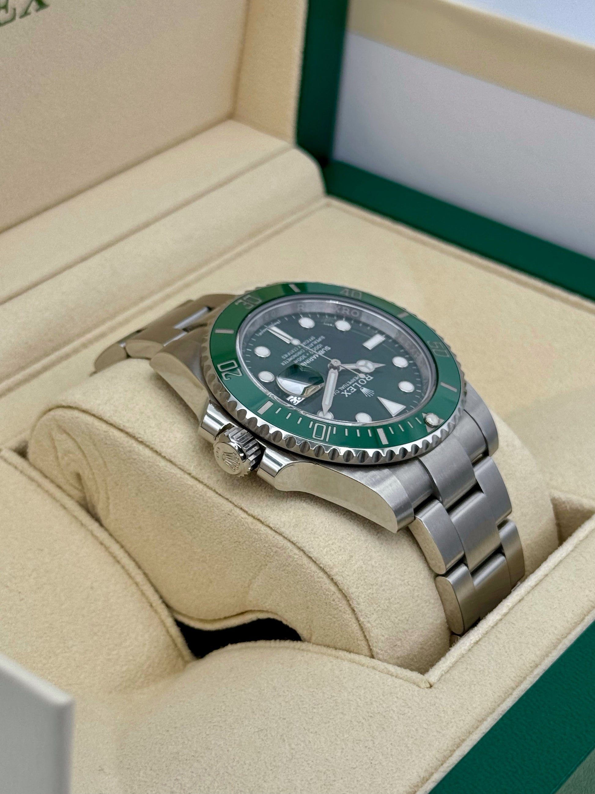 2019 Rolex Submariner “Hulkâ€?40mm 116610LV Green Dial - MyWatchLLC