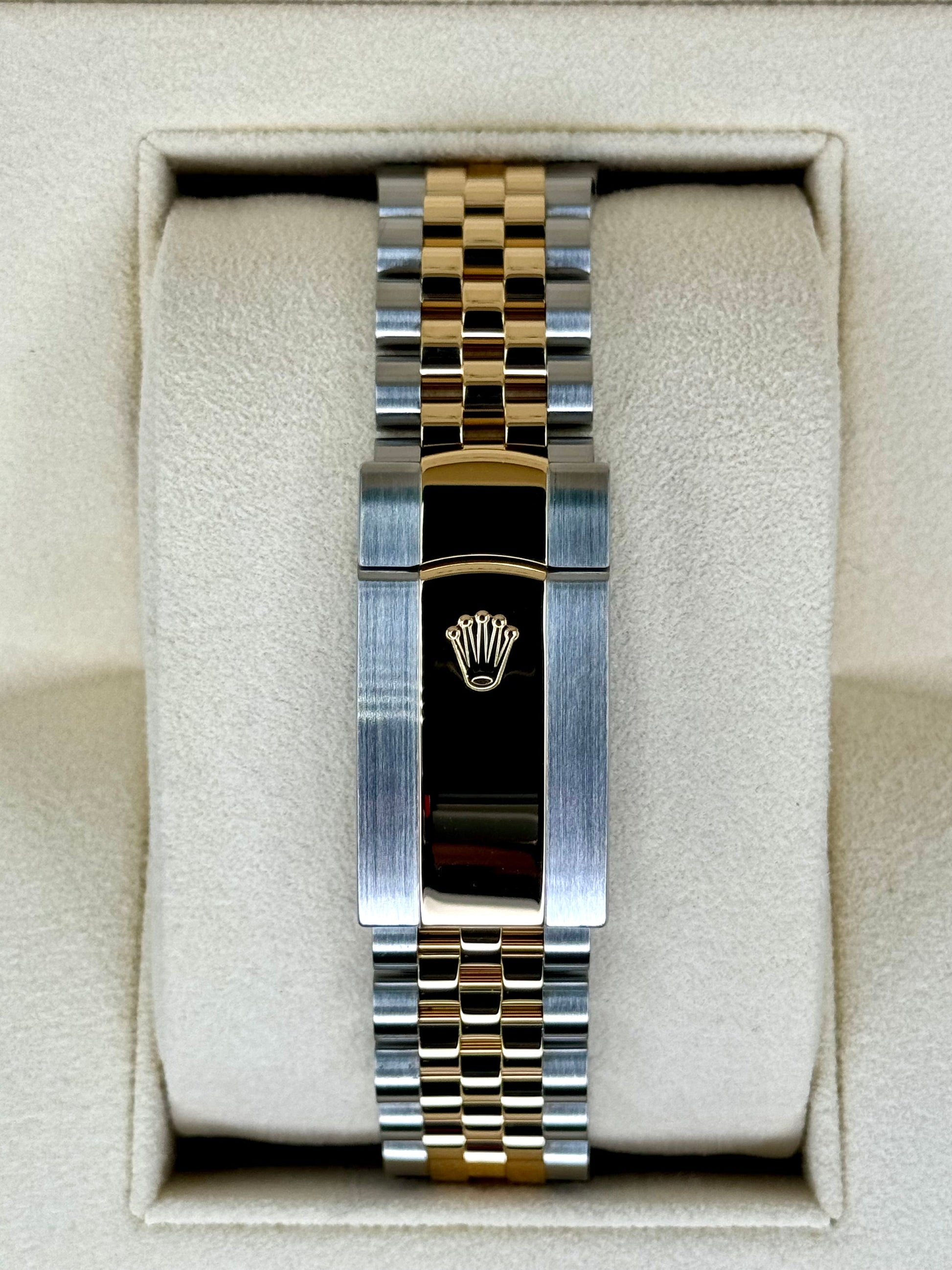 2022 Rolex Datejust 41mm 126333 Jubilee Champagne Diamond Dial - MyWatchLLC