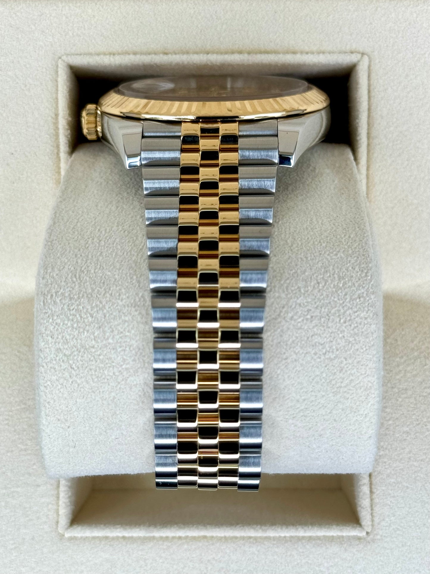 2022 Rolex Datejust 41mm 126333 Jubilee Champagne Diamond Dial - MyWatchLLC