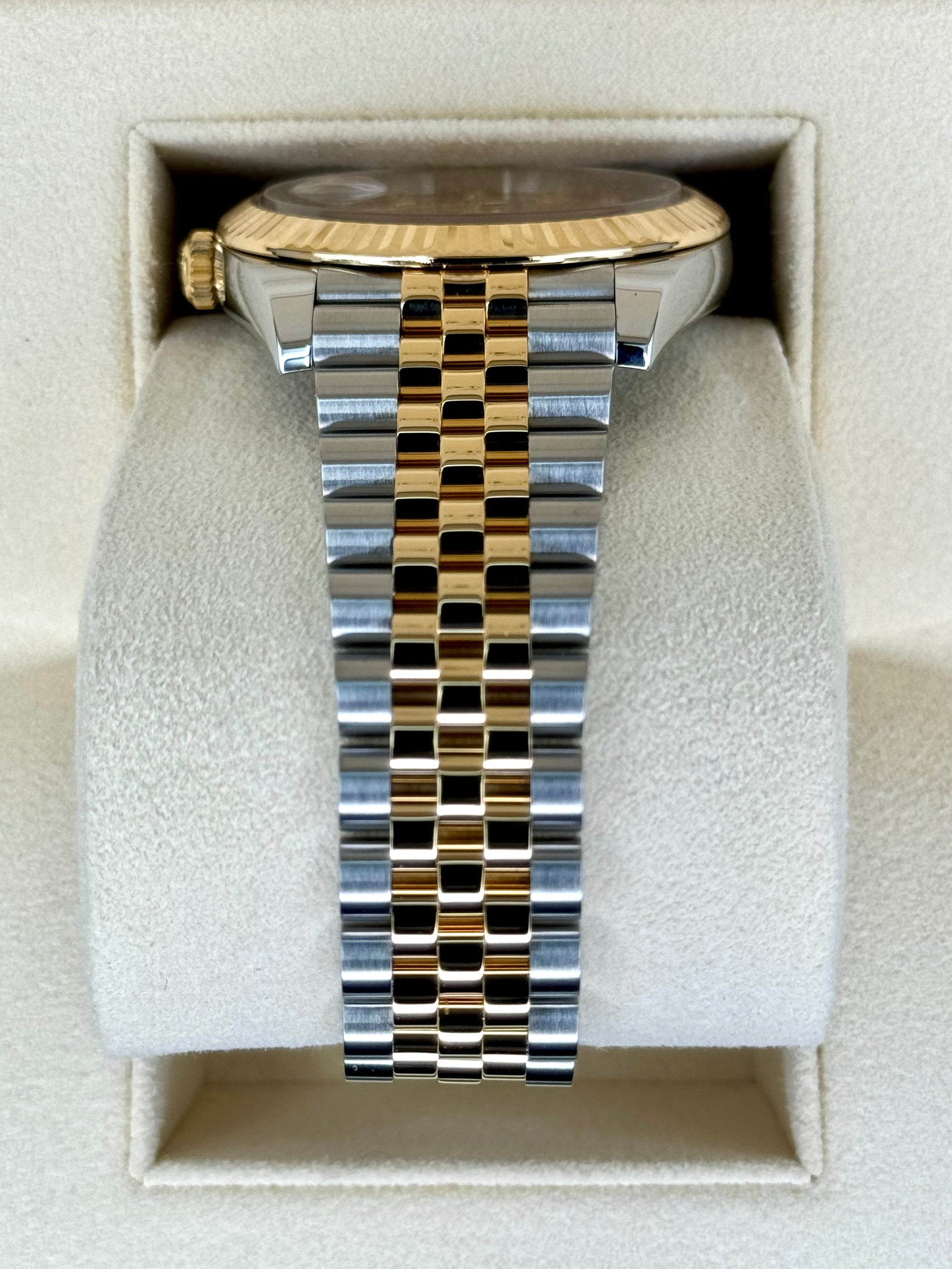 2022 Rolex Datejust 41mm 126333 Jubilee Champagne Diamond Dial - MyWatchLLC