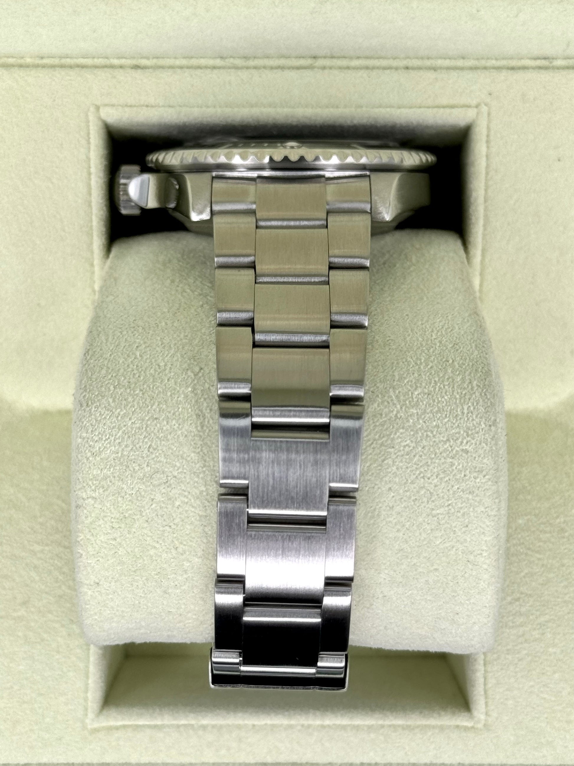 2010 Rolex Submariner Date 40mm 16610 Stainless Steel Black Dial - MyWatchLLC