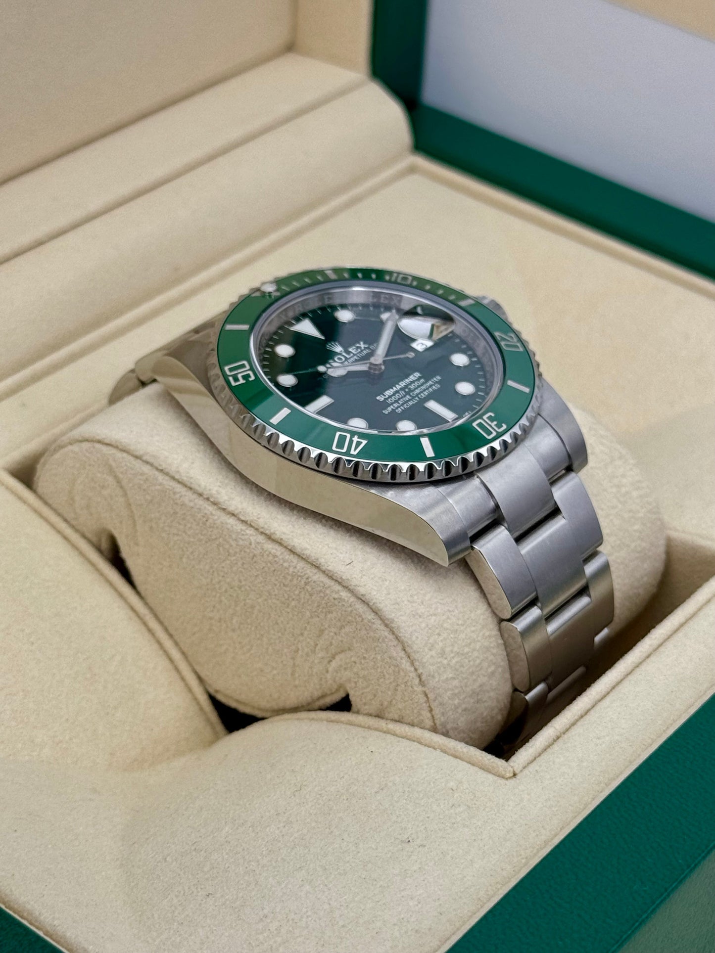 NEW OLD STOCK 2019 Rolex Submariner “Hulkâ€?40mm 116610LV Green Dial - MyWatchLLC