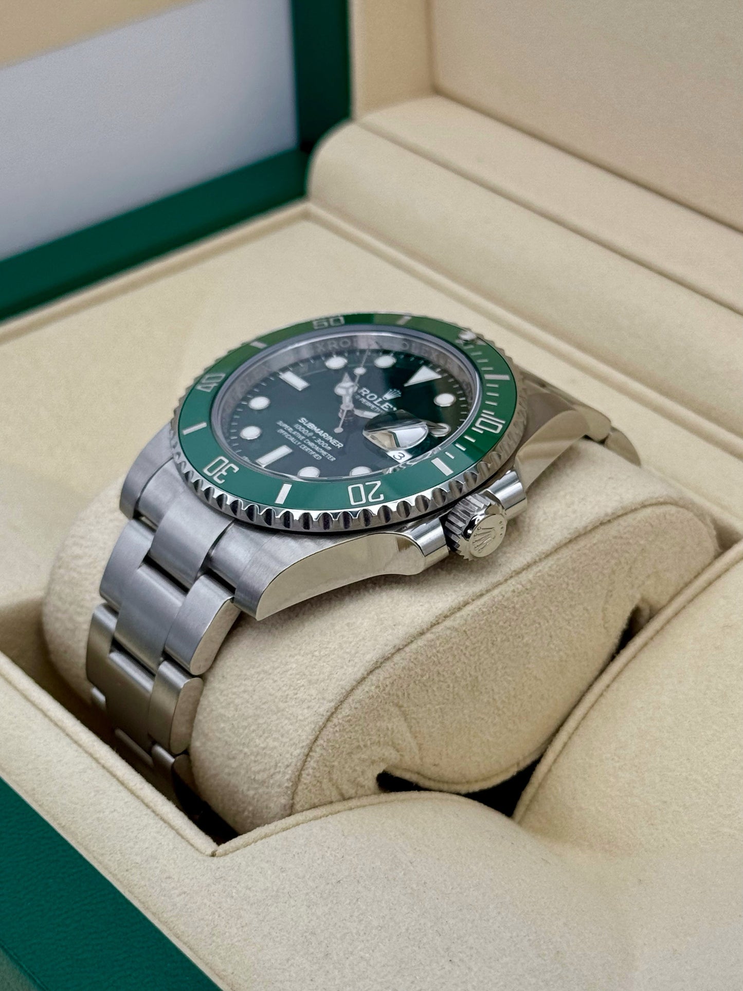 NEW OLD STOCK 2019 Rolex Submariner “Hulkâ€?40mm 116610LV Green Dial - MyWatchLLC