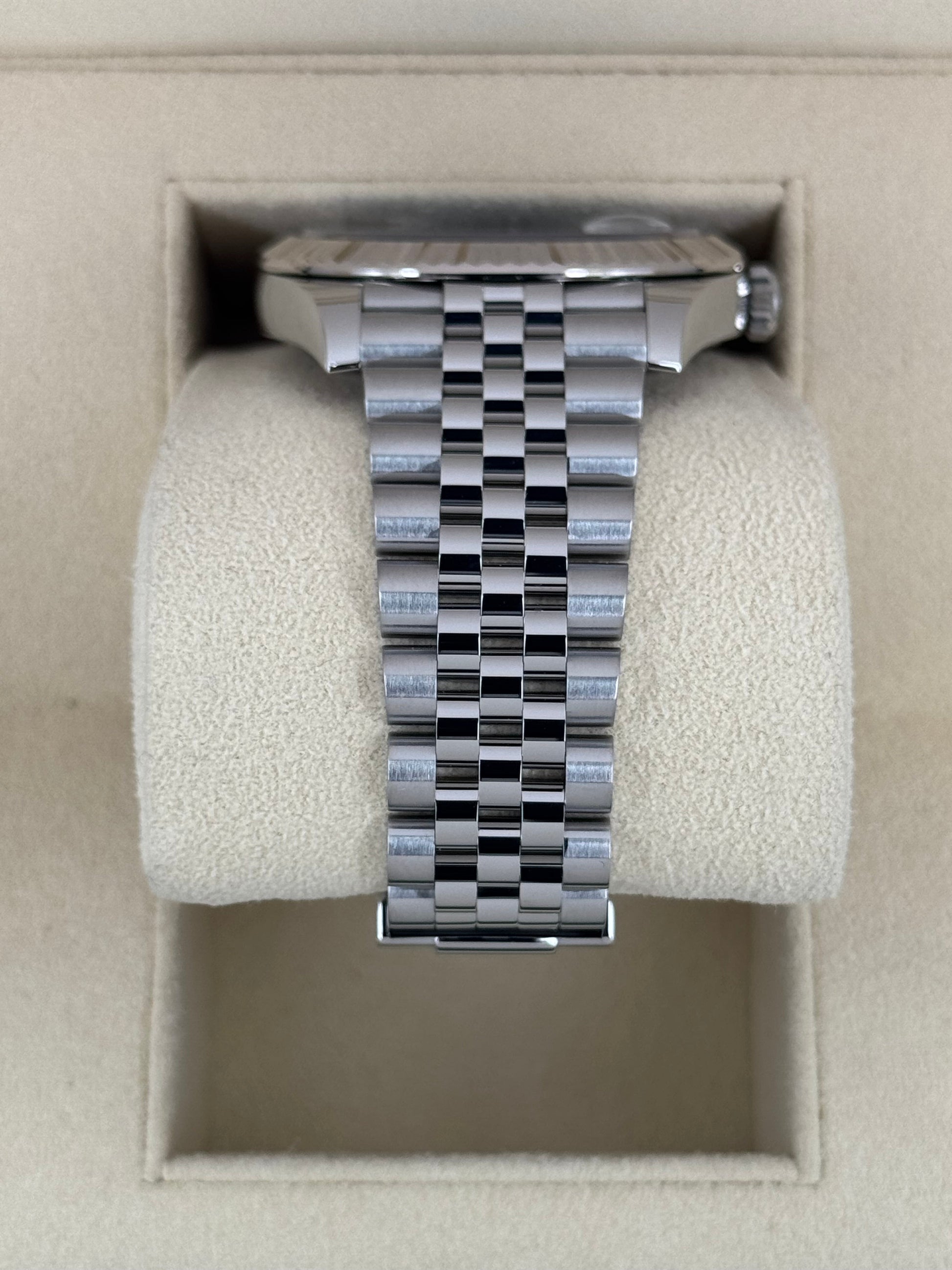 2022 Rolex Datejust 41mm 126334 Stainless Steel Jubilee Green Dial - MyWatchLLC