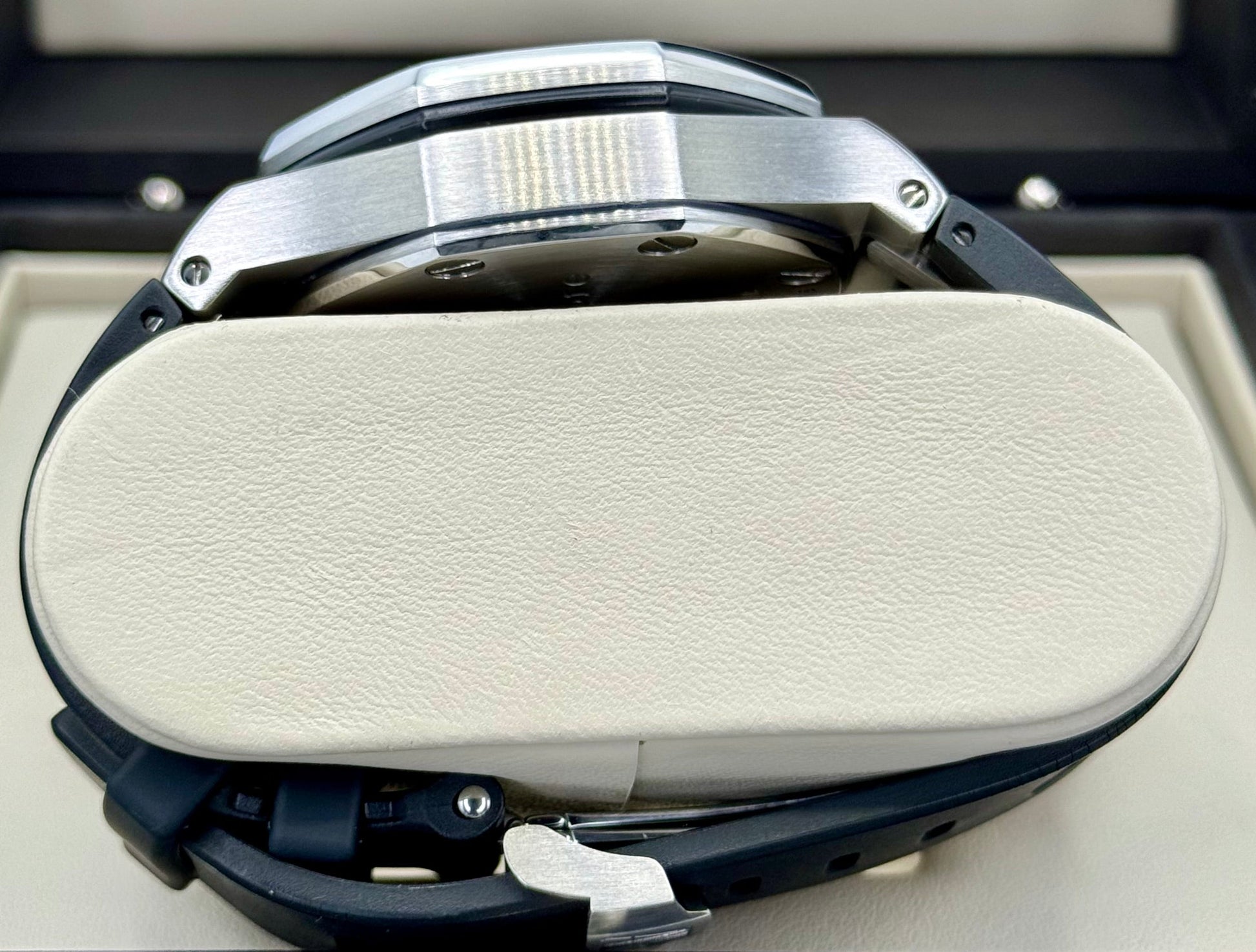 Audemars Piguet Royal Oak 42mm 26170ST  Offshore Volcano - MyWatchLLC