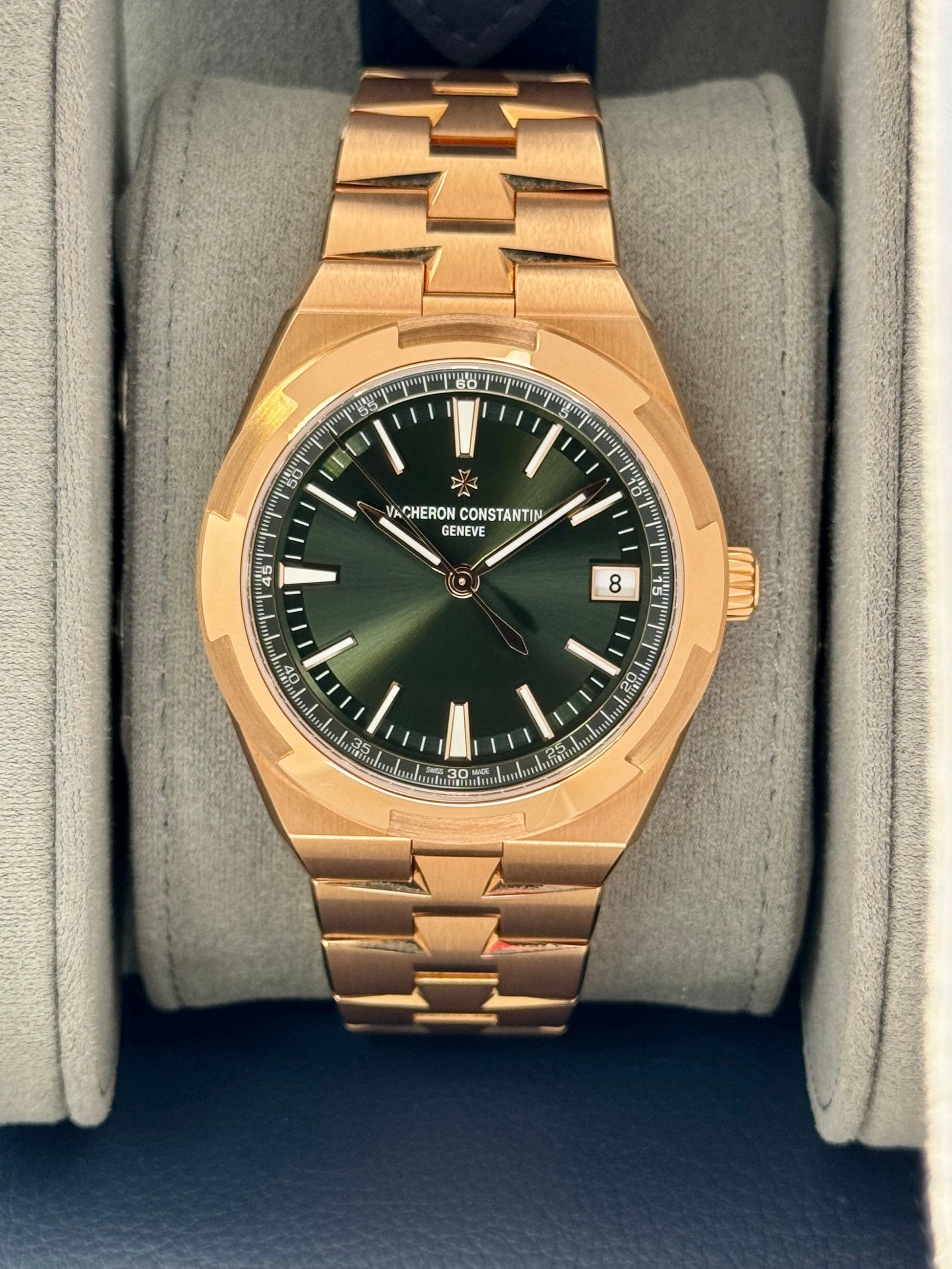 NEW 2025 Vacheron Constantin Overseas 41mm 4520V Pink Gold Green Dial - MyWatchLLC