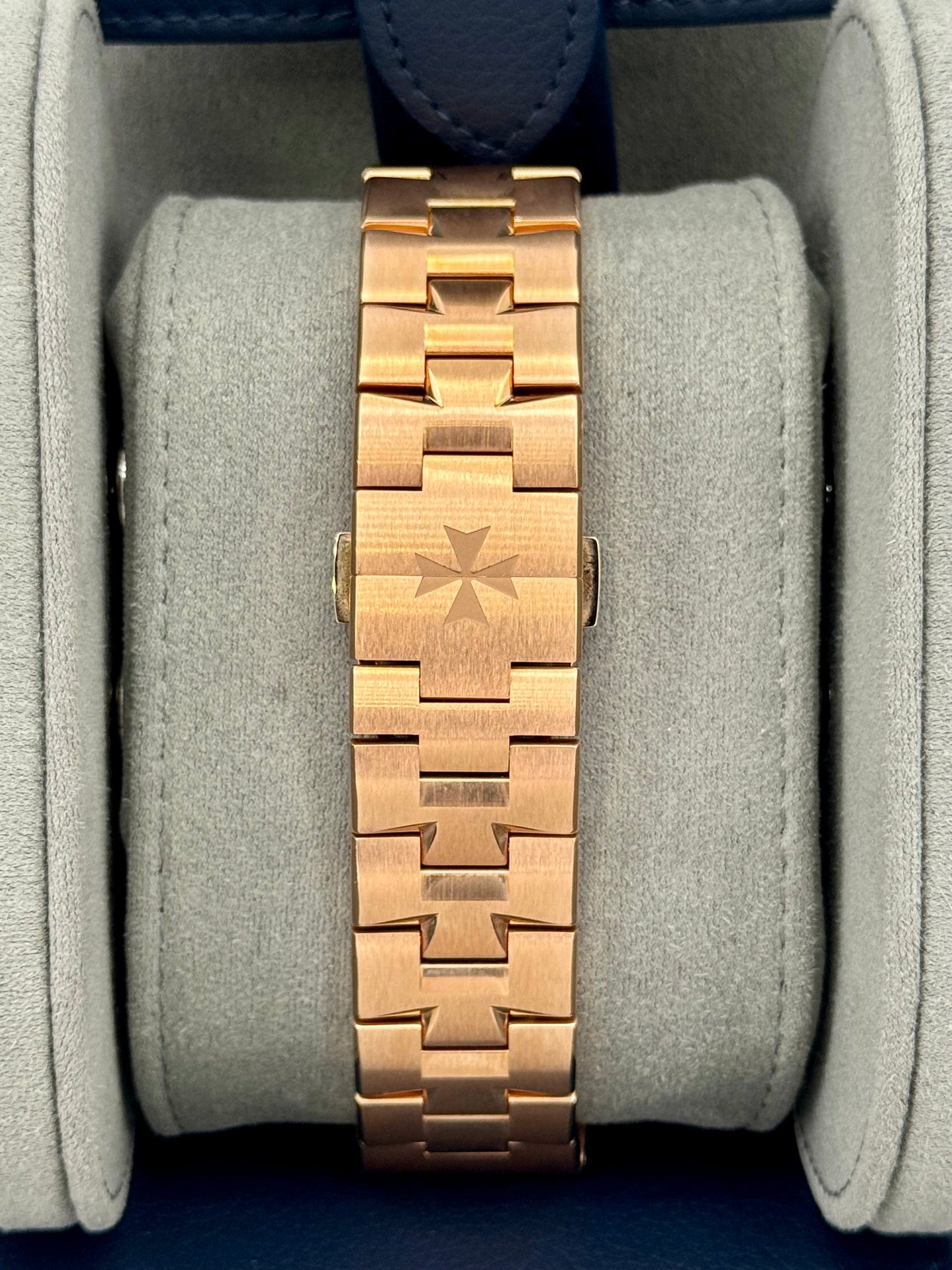 NEW 2025 Vacheron Constantin Overseas 41mm 4520V Pink Gold Green Dial - MyWatchLLC