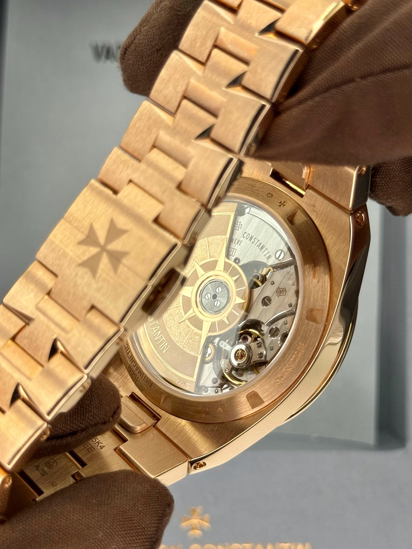 NEW 2025 Vacheron Constantin Overseas 41mm 4520V Pink Gold Green Dial - MyWatchLLC