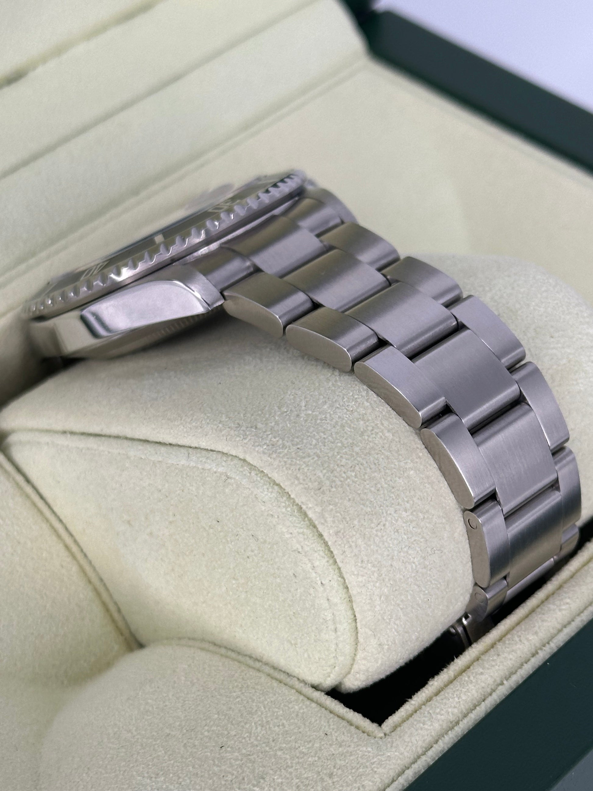 2007 Rolex Submariner Date 40mm 16610 Stainless Steel Black Dial - MyWatchLLC