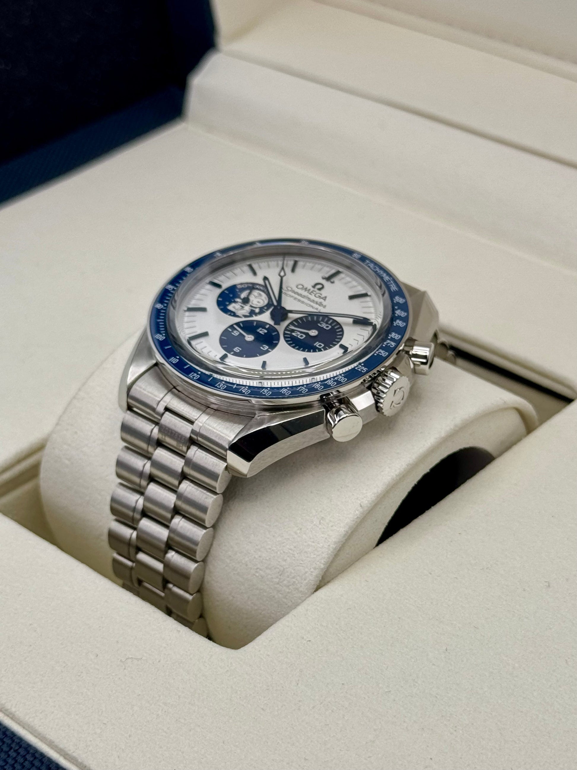 2023 Omega Speedmaster Silver Snoopy Award 310.32.42.50.02.001 - MyWatchLLC