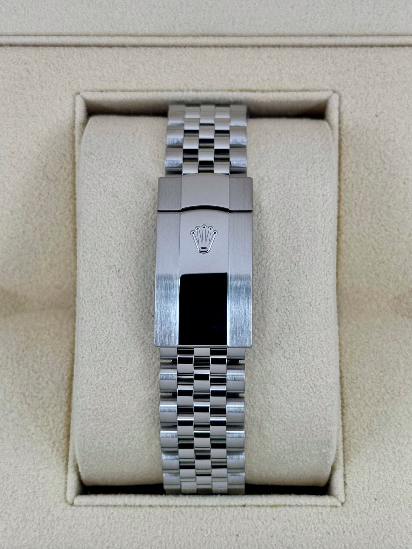 2024 Rolex Datejust 41mm 126334 Stainless Steel Jubilee Mint Green Dial - MyWatchLLC