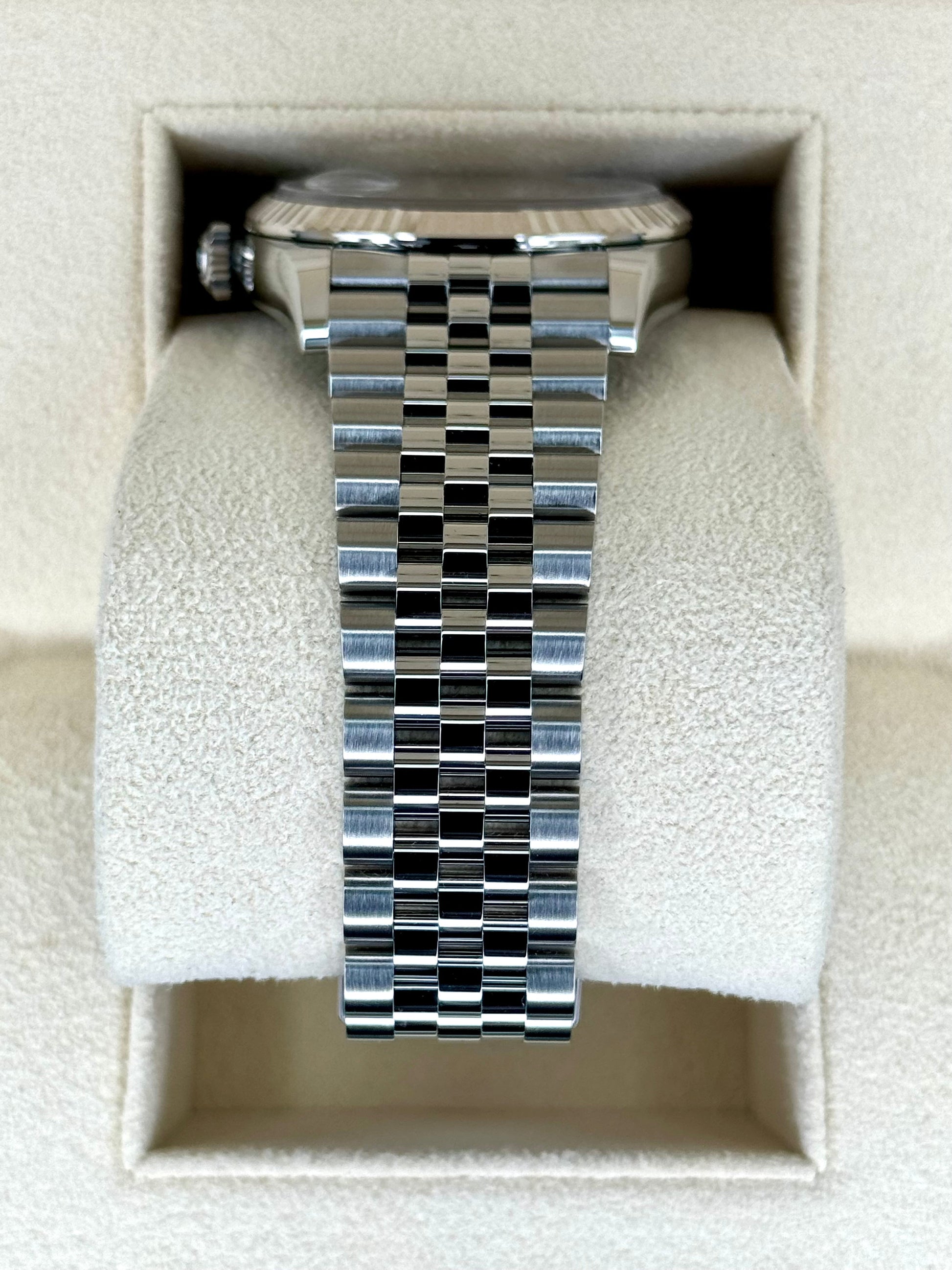 NEW 2024 Rolex Datejust 36mm 126234 Stainless Steel Jubilee Silver Dial - MyWatchLLC