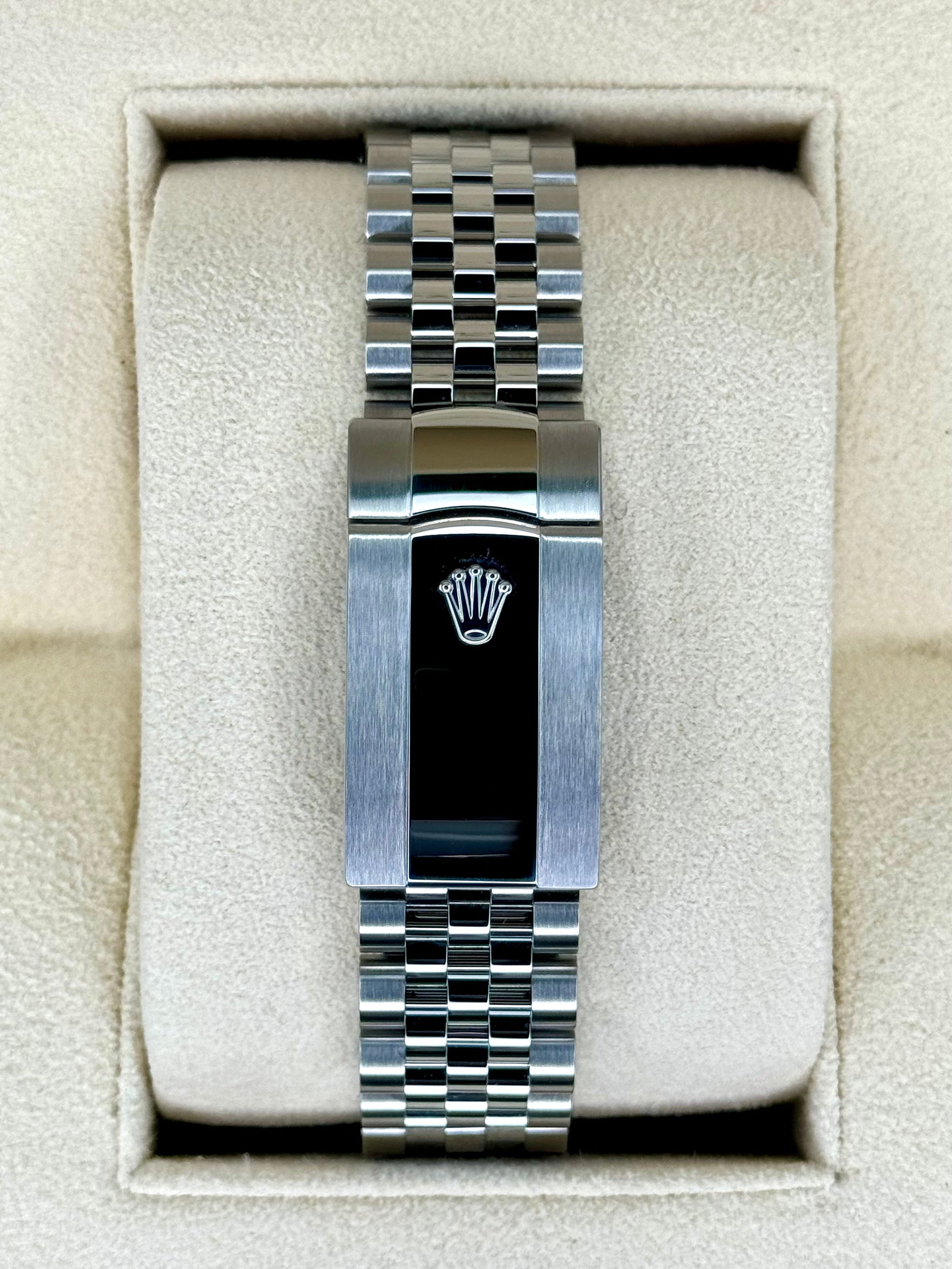 NEW 2024 Rolex Datejust 41mm 126334 Jubilee Blue Roman Numeral Dial - MyWatchLLC