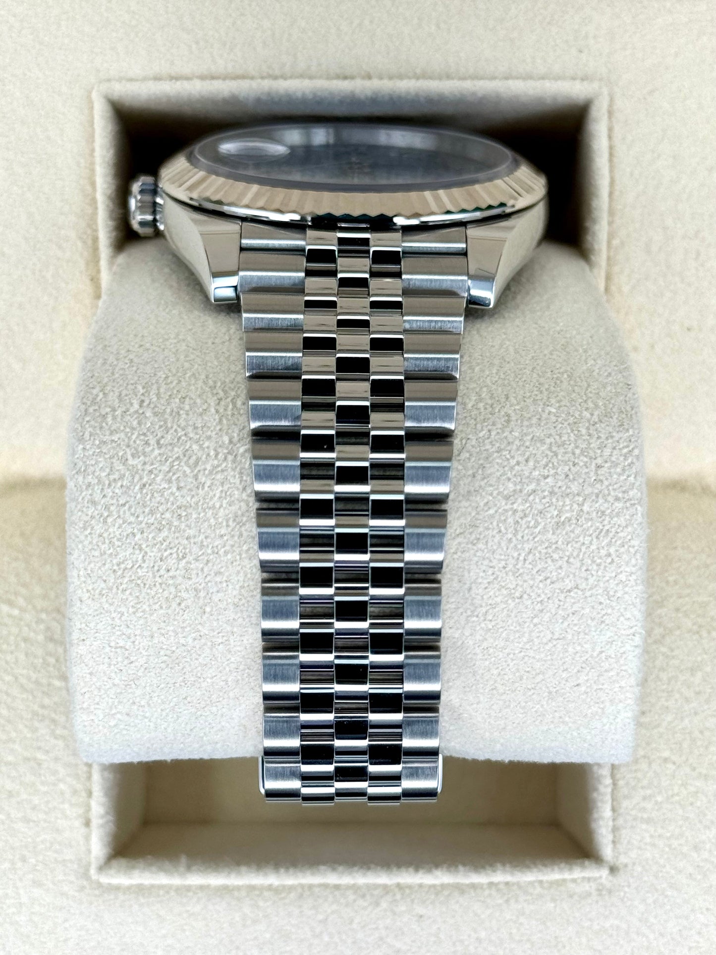 NEW 2024 Rolex Datejust 41mm 126334 Jubilee Blue Roman Numeral Dial - MyWatchLLC