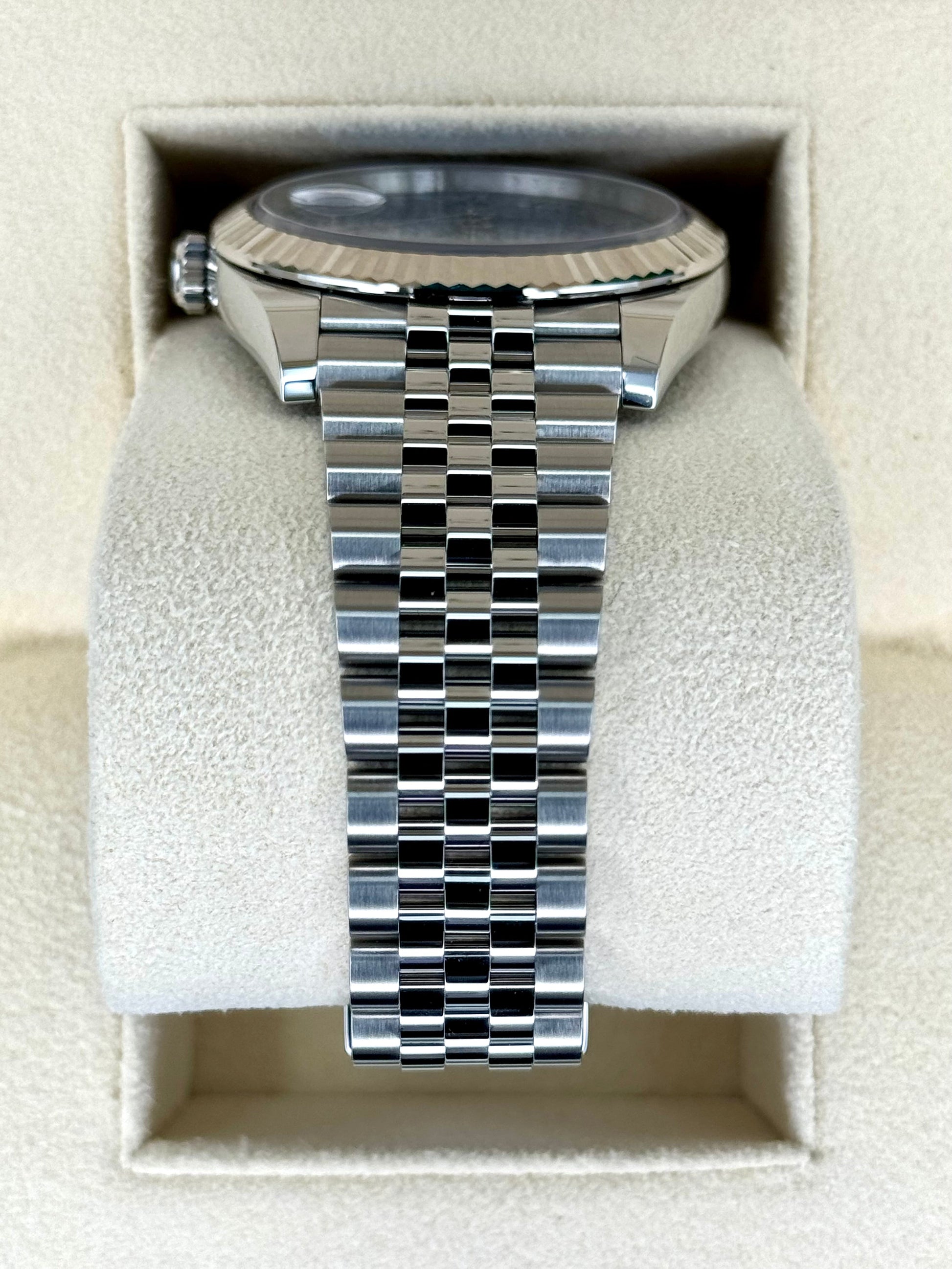 NEW 2024 Rolex Datejust 41mm 126334 Jubilee Blue Roman Numeral Dial - MyWatchLLC