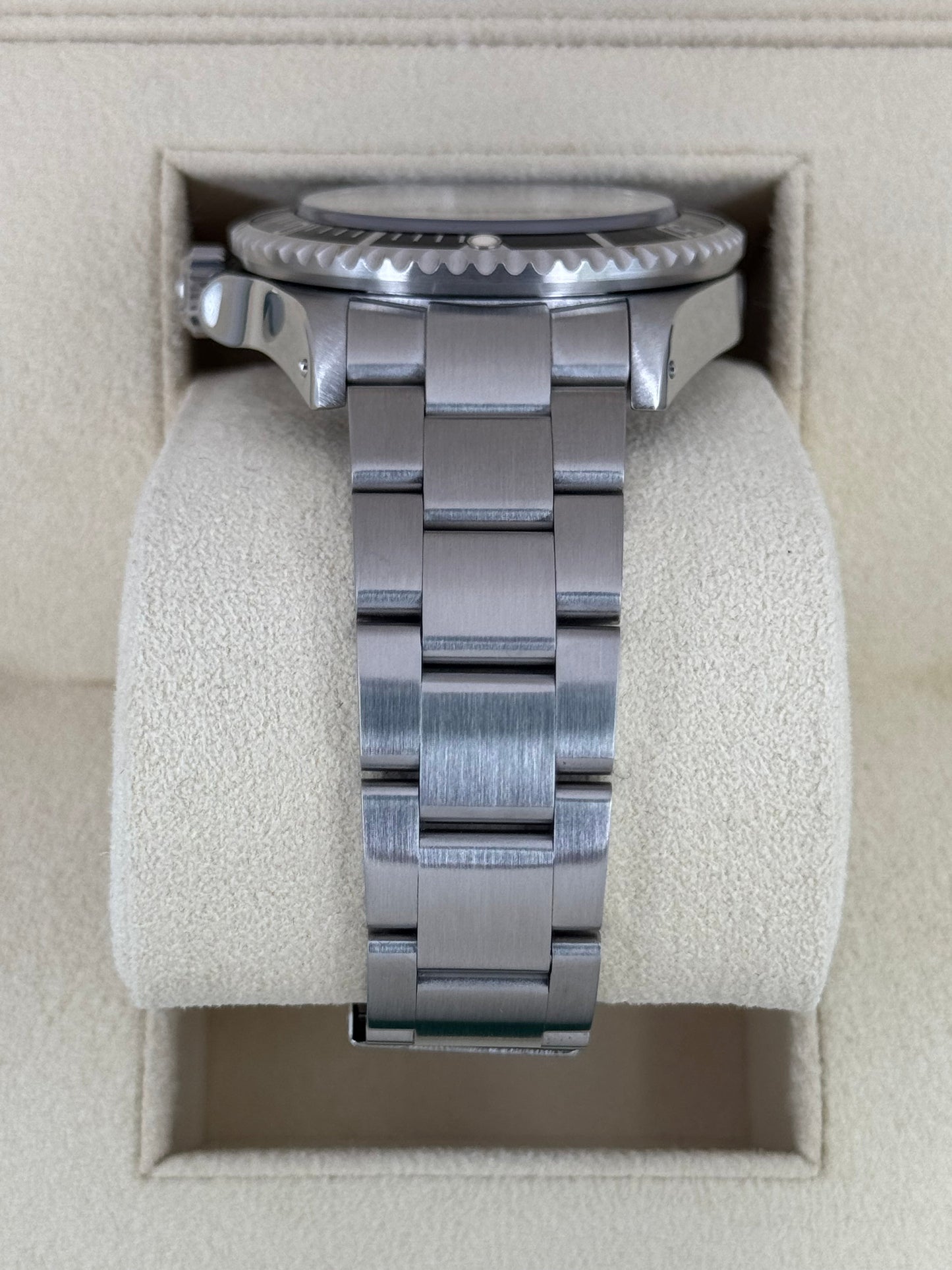 1995 Rolex Sea-Dweller 40mm 16600 Stainless Steel Black Dial - MyWatchLLC