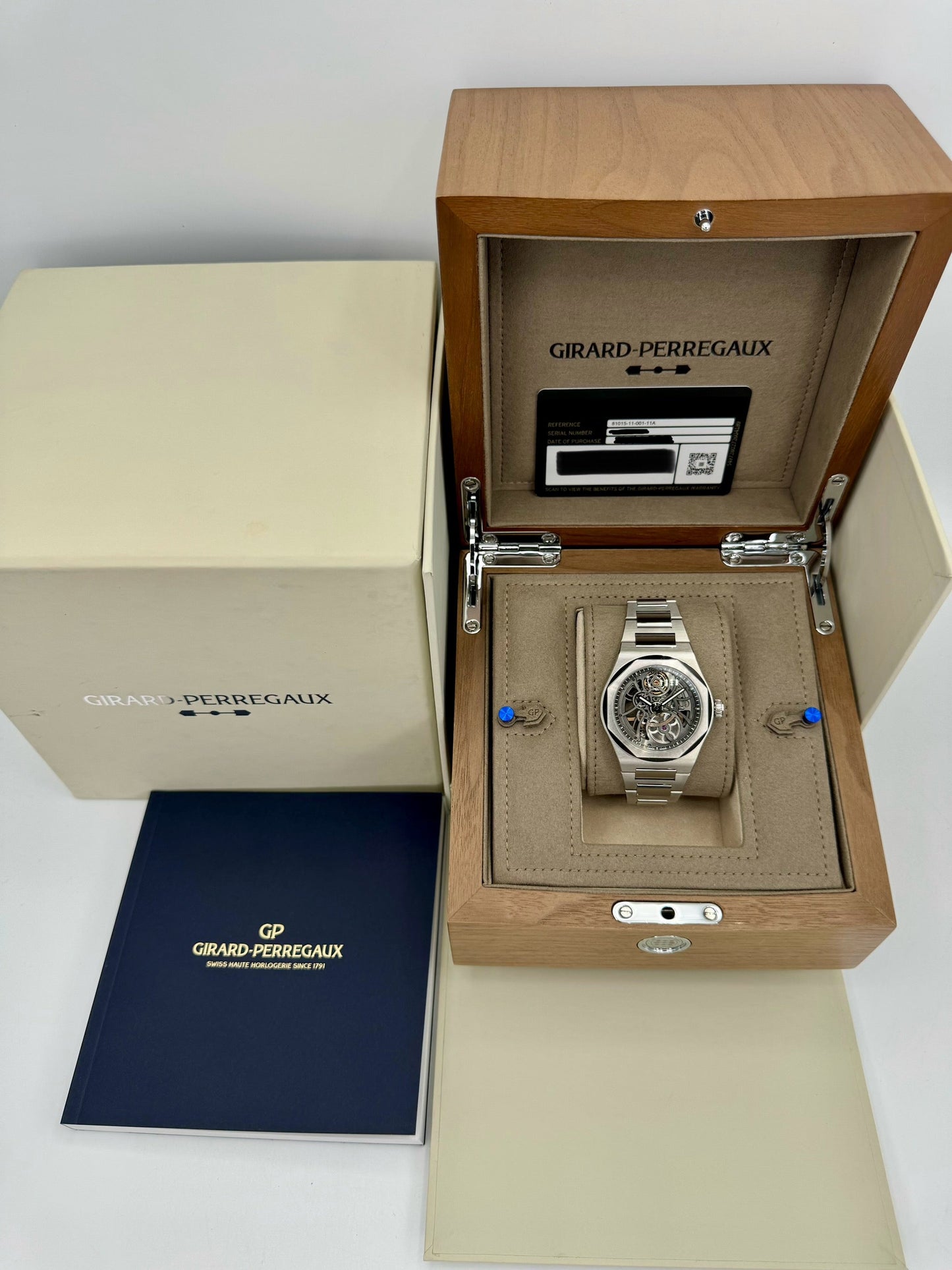 2022 Girard-Perregaux Laureato 42mm 81015-11-001-11A Skelton Dial - MyWatchLLC