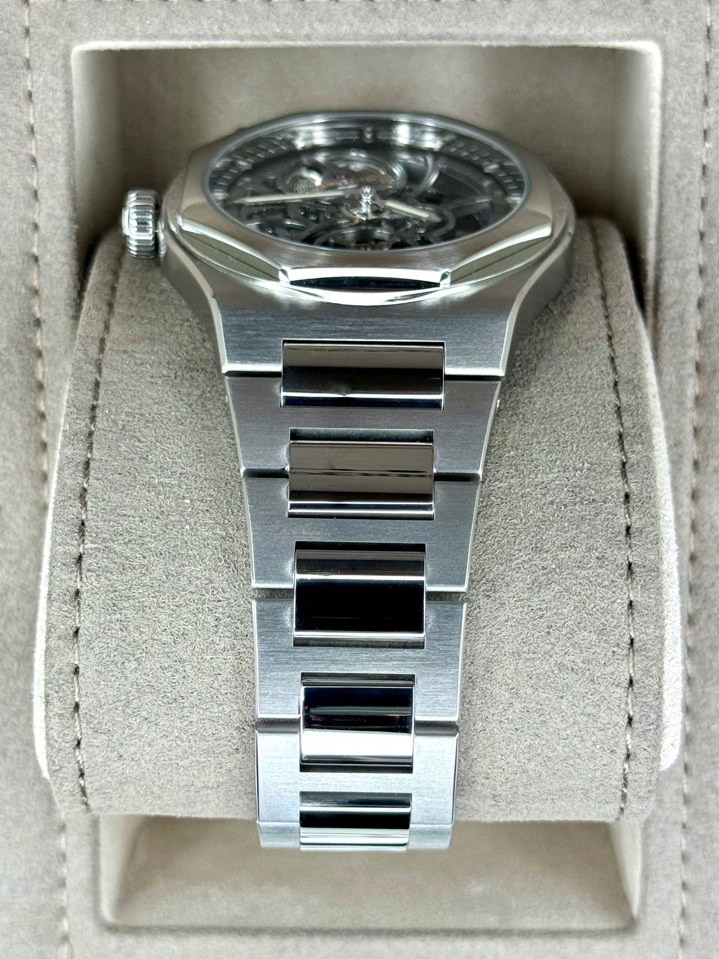 2022 Girard-Perregaux Laureato 42mm 81015-11-001-11A Skelton Dial - MyWatchLLC
