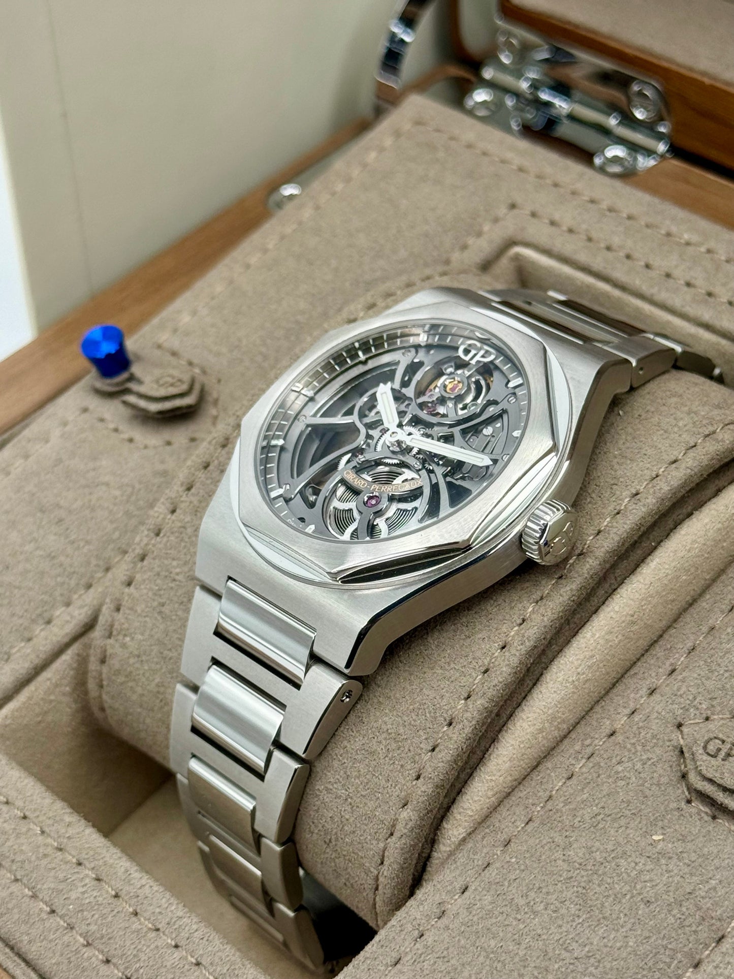 2022 Girard-Perregaux Laureato 42mm 81015-11-001-11A Skelton Dial - MyWatchLLC