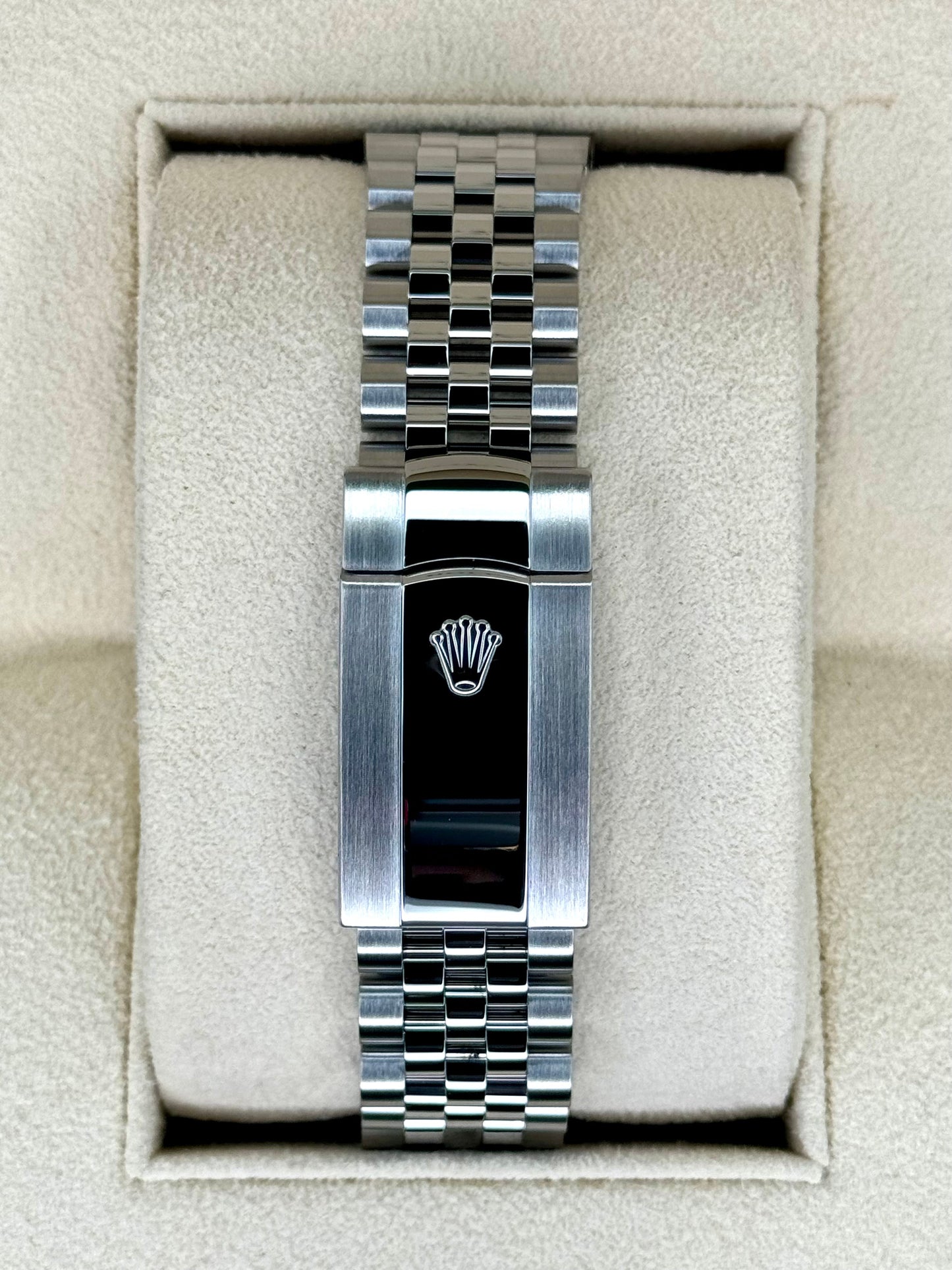 2022 Rolex Datejust 41mm 126300 Stainless Steel Jubilee Blue Motif Dial - MyWatchLLC