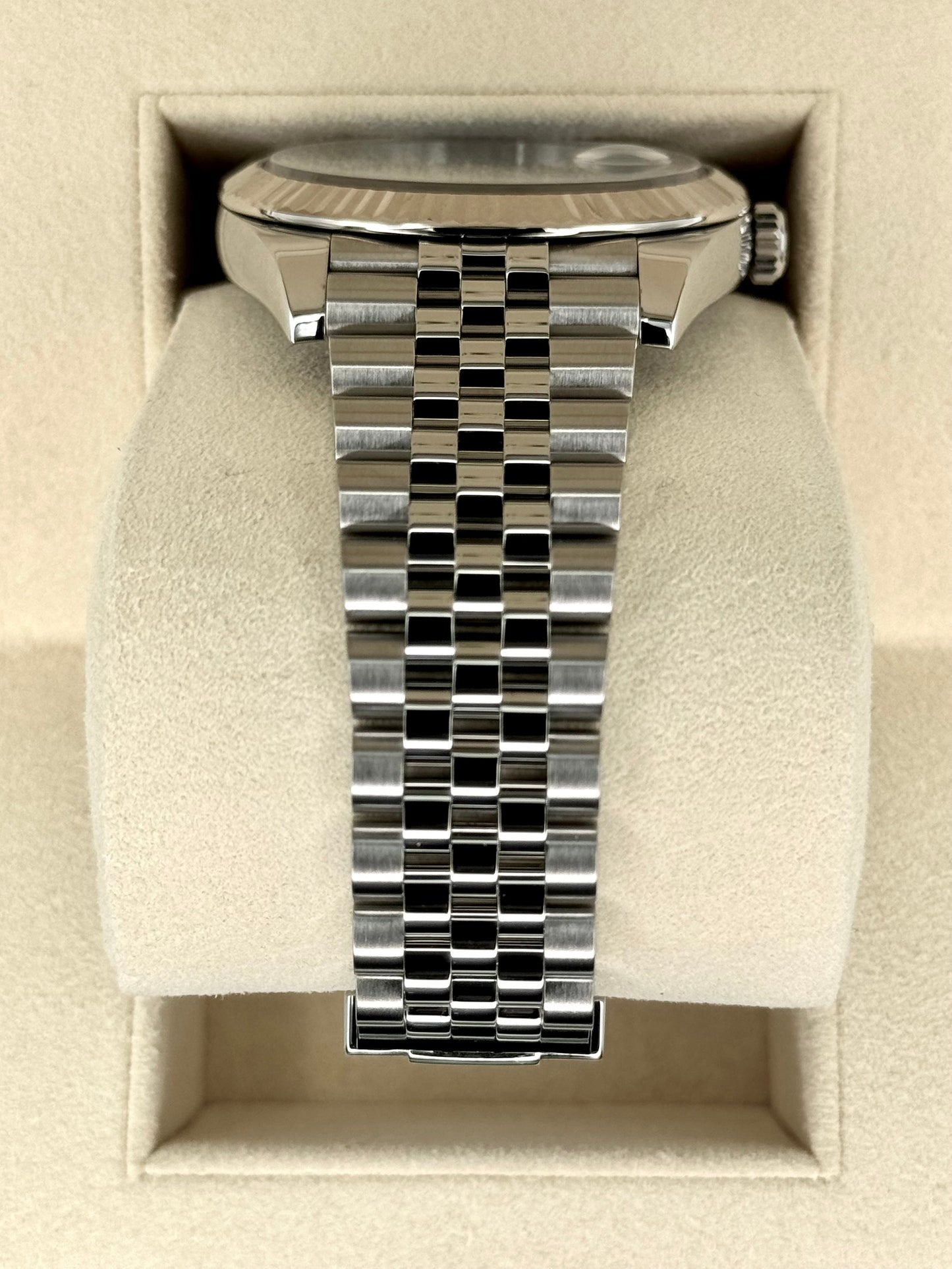 Rolex Datejust 41mm 126334 Stainless Steel Jubilee Blue Dial - MyWatchLLC