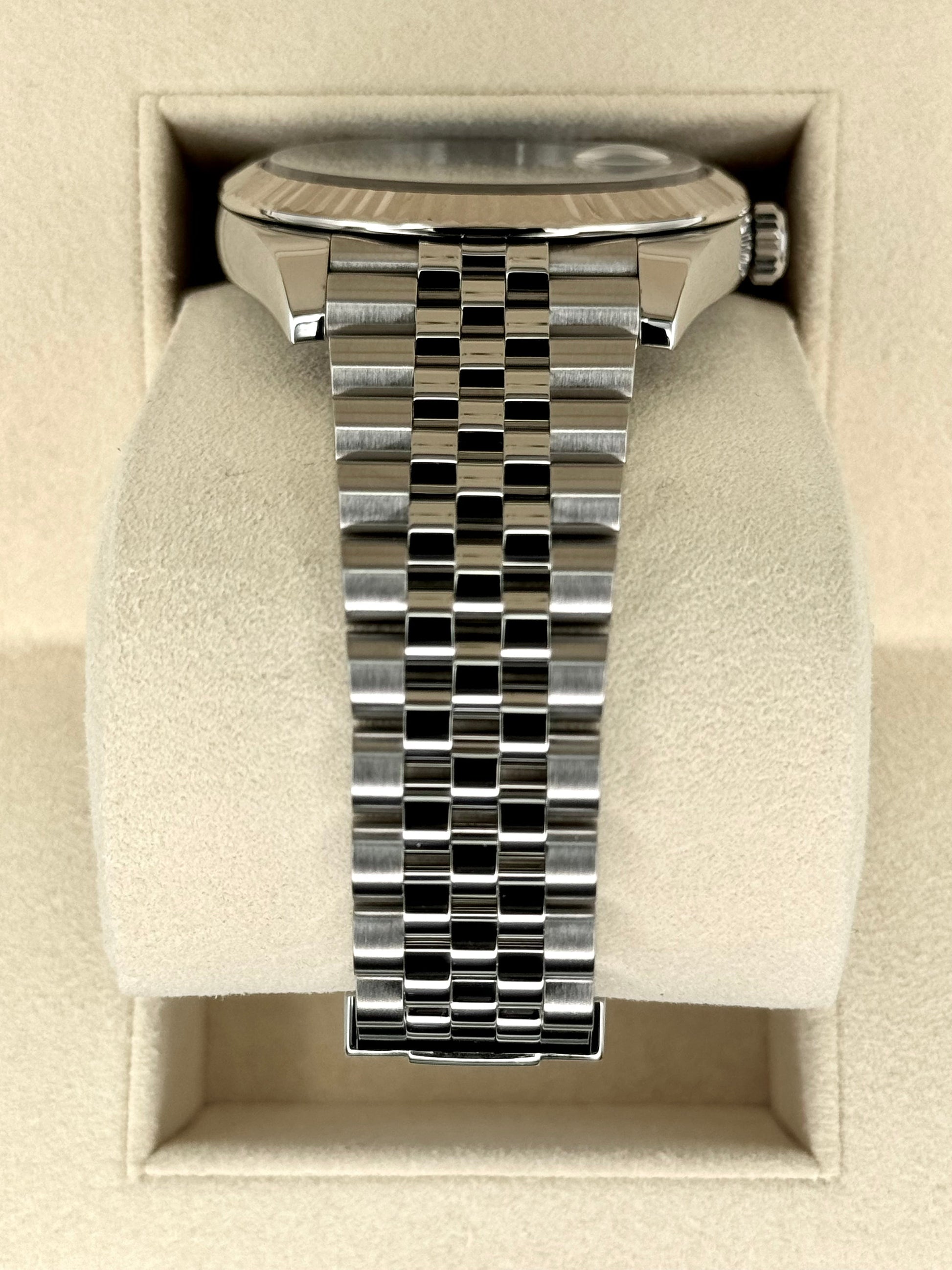 Rolex Datejust 41mm 126334 Stainless Steel Jubilee Blue Dial - MyWatchLLC