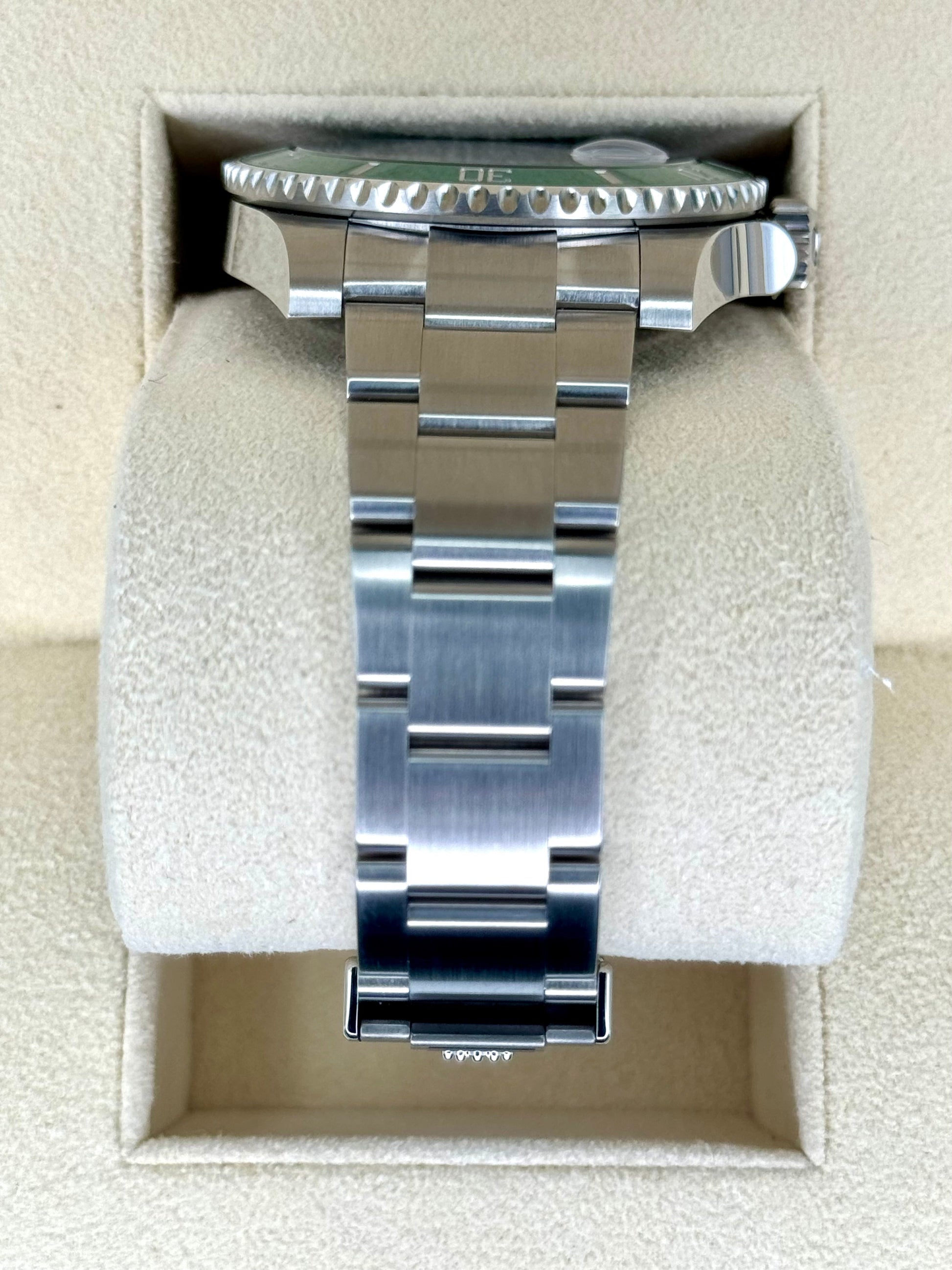 NEW 2020 Rolex Submariner "Hulk" 40mm 116610LV Green Dial - MyWatchLLC