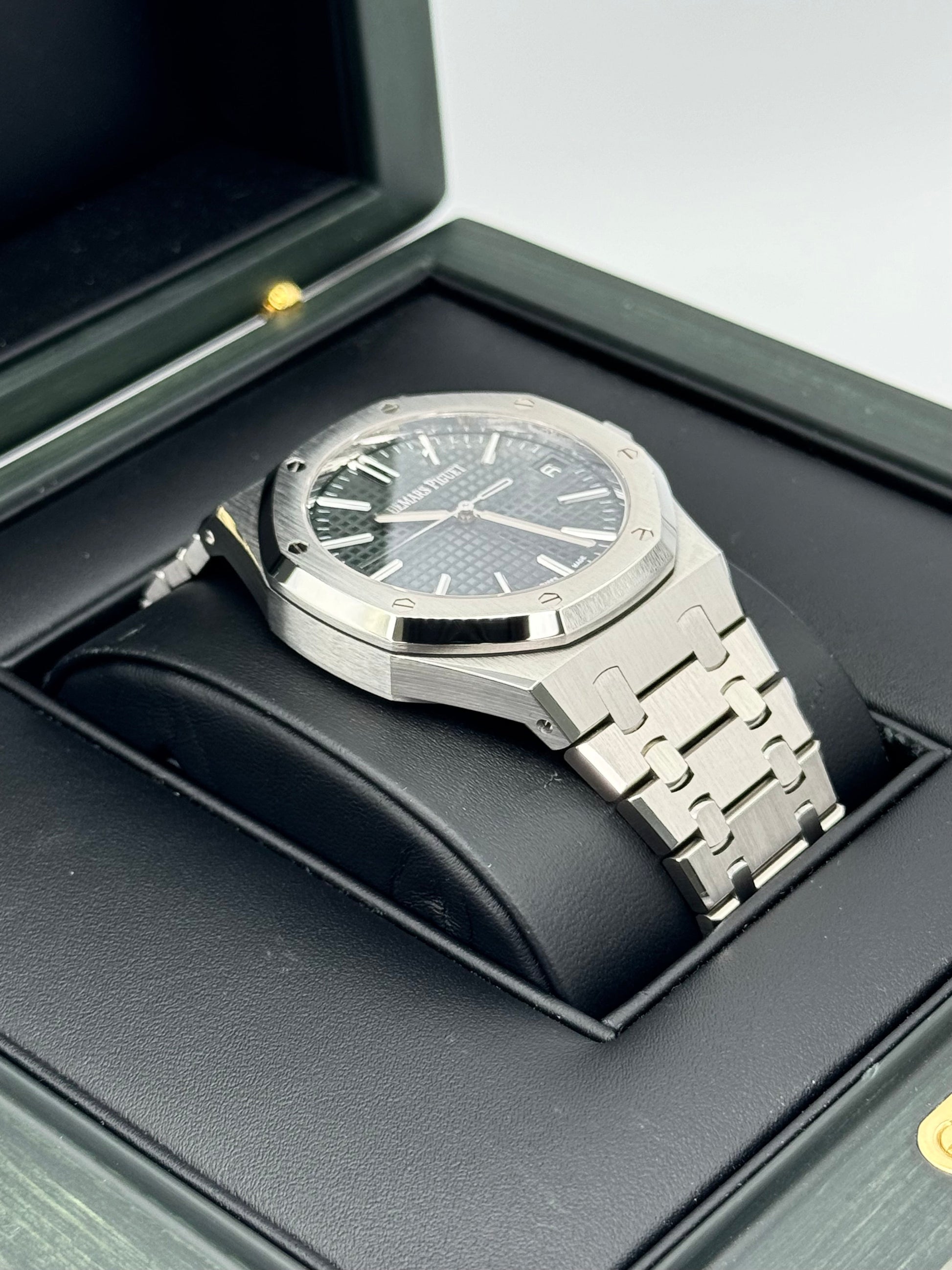 2023 Audemars Piguet  Royal Oak  41mm 15510ST Green Dial - MyWatchLLC