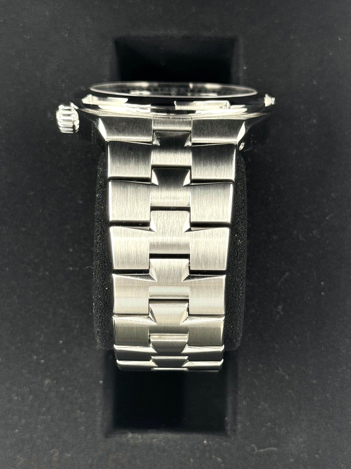 2021 Vacheron Constantin Overseas 41mm 4500V Stainless Black Dial - MyWatchLLC