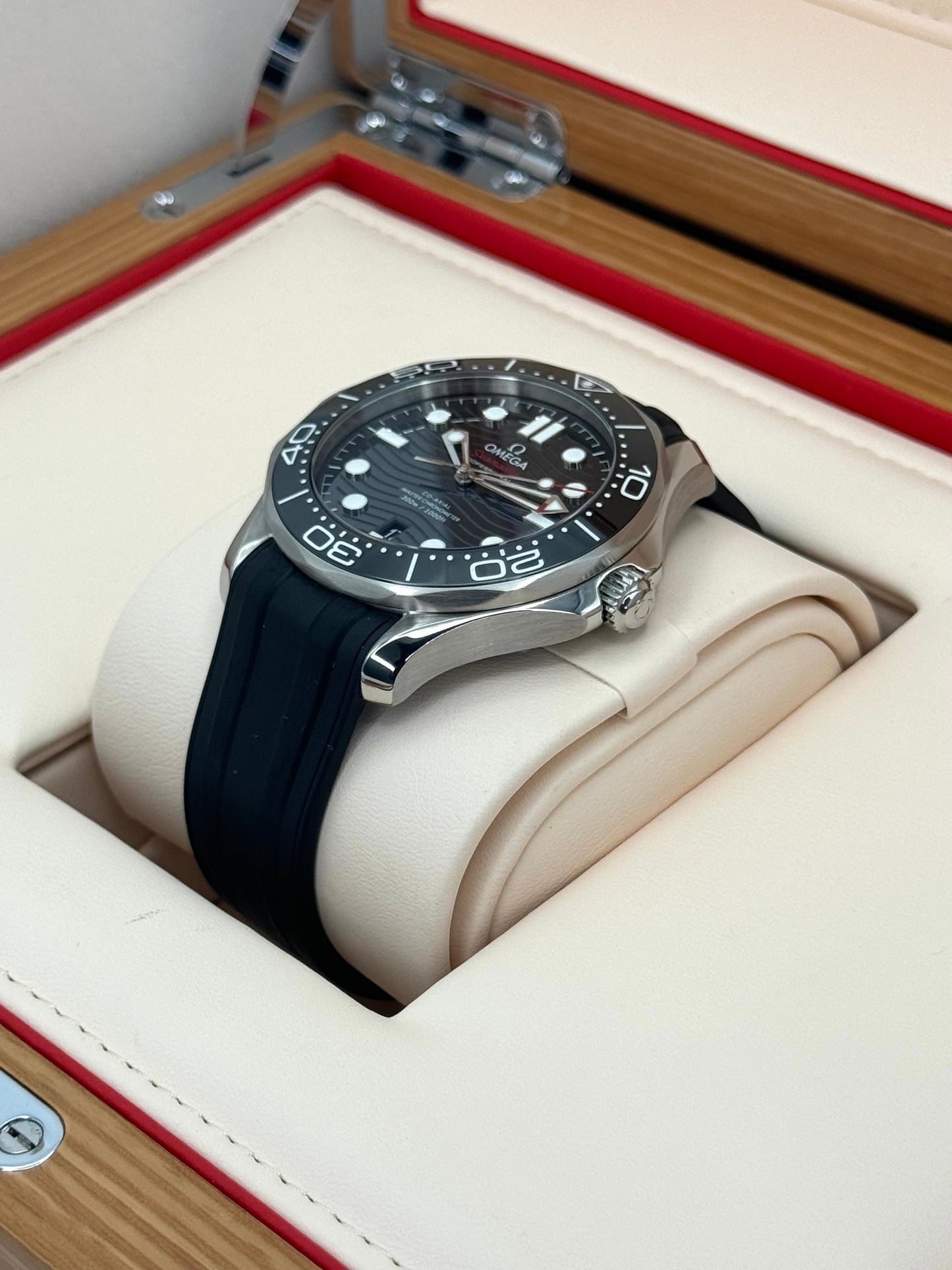 2022 Omega Seamaster Diver 300M 42mm 21032422001001 Black Dial - MyWatchLLC