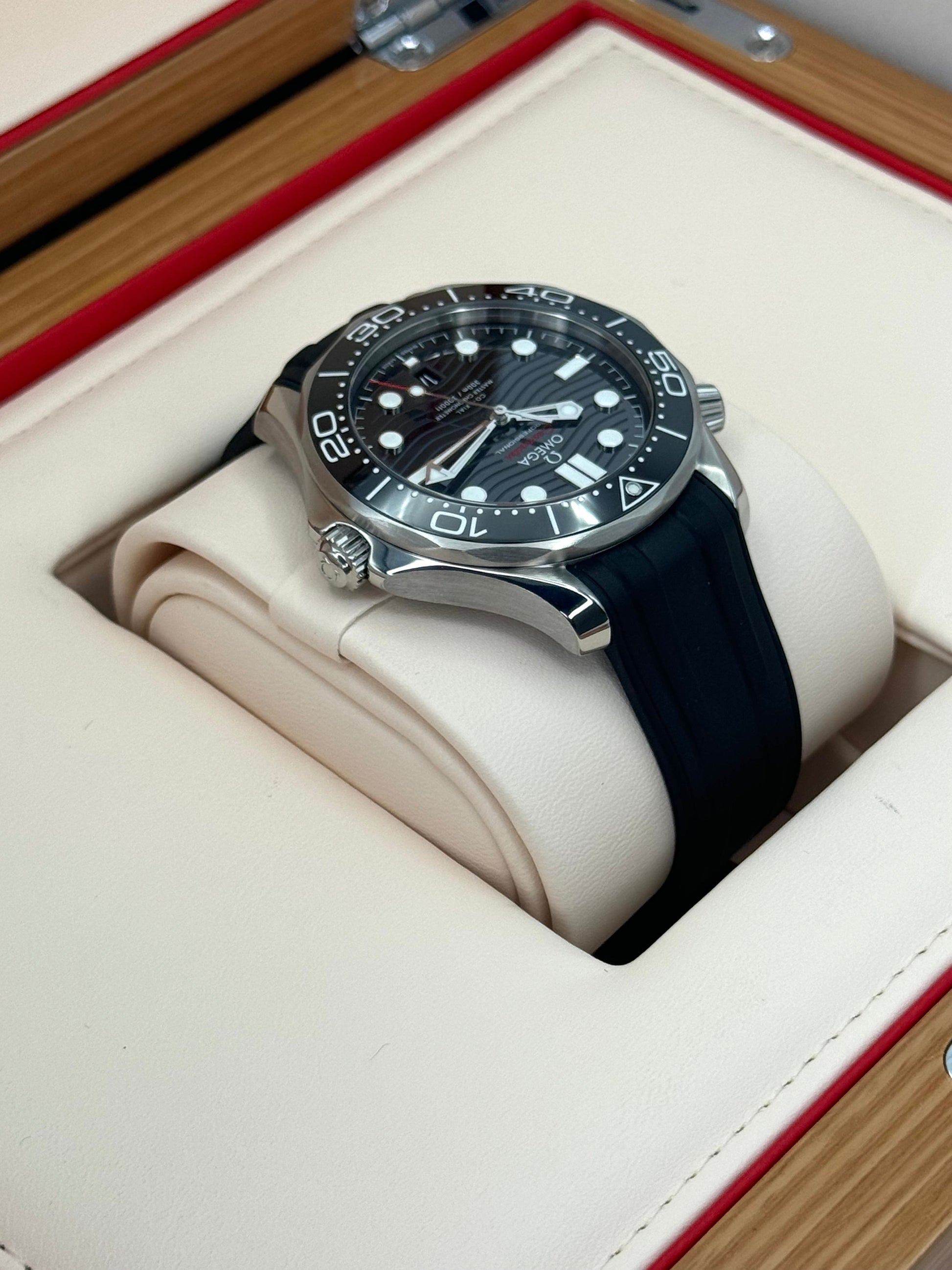 2022 Omega Seamaster Diver 300M 42mm 21032422001001 Black Dial - MyWatchLLC