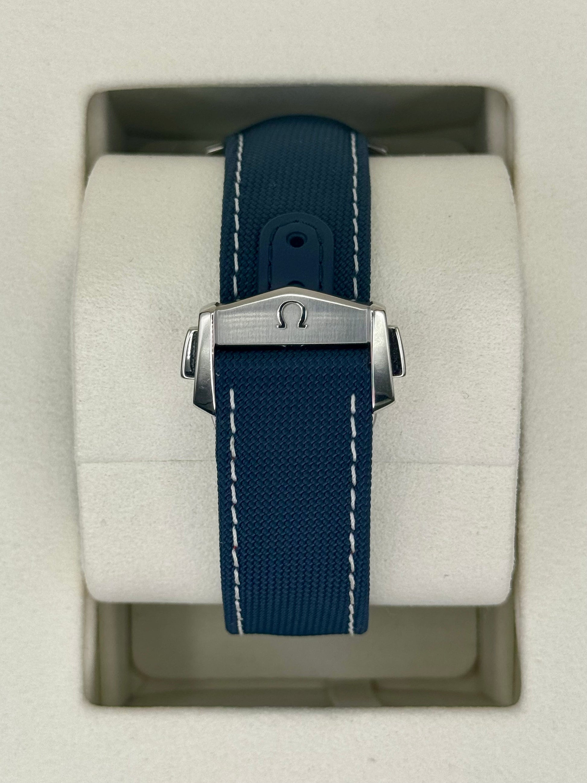 2023 Omega Speedmaster Silver Snoopy Award 310.32.42.50.02.001 - MyWatchLLC