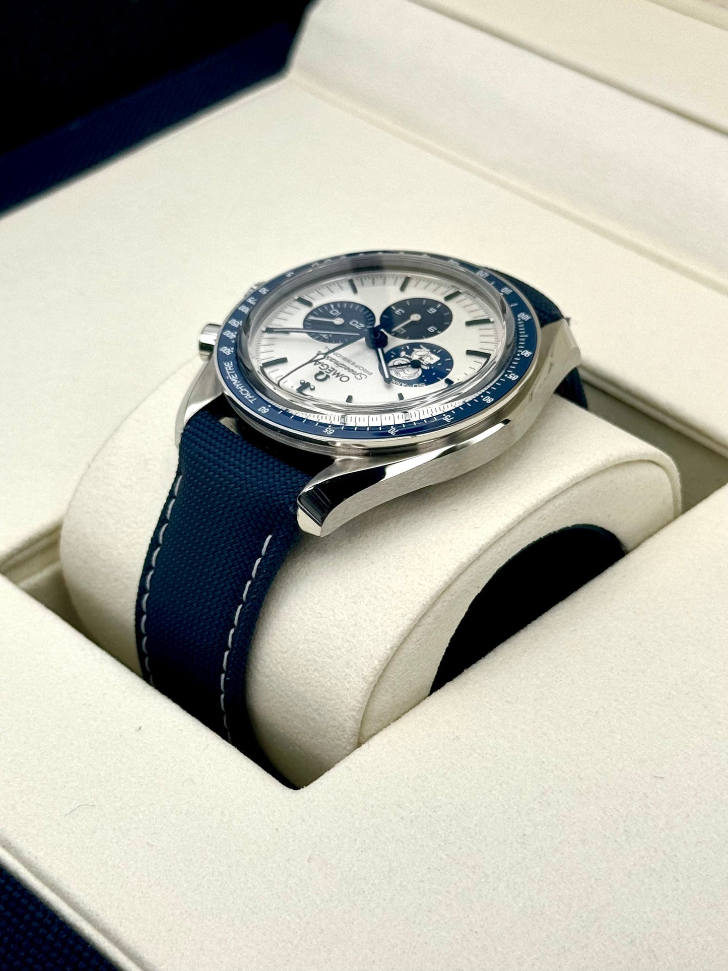 2023 Omega Speedmaster Silver Snoopy Award 310.32.42.50.02.001 - MyWatchLLC