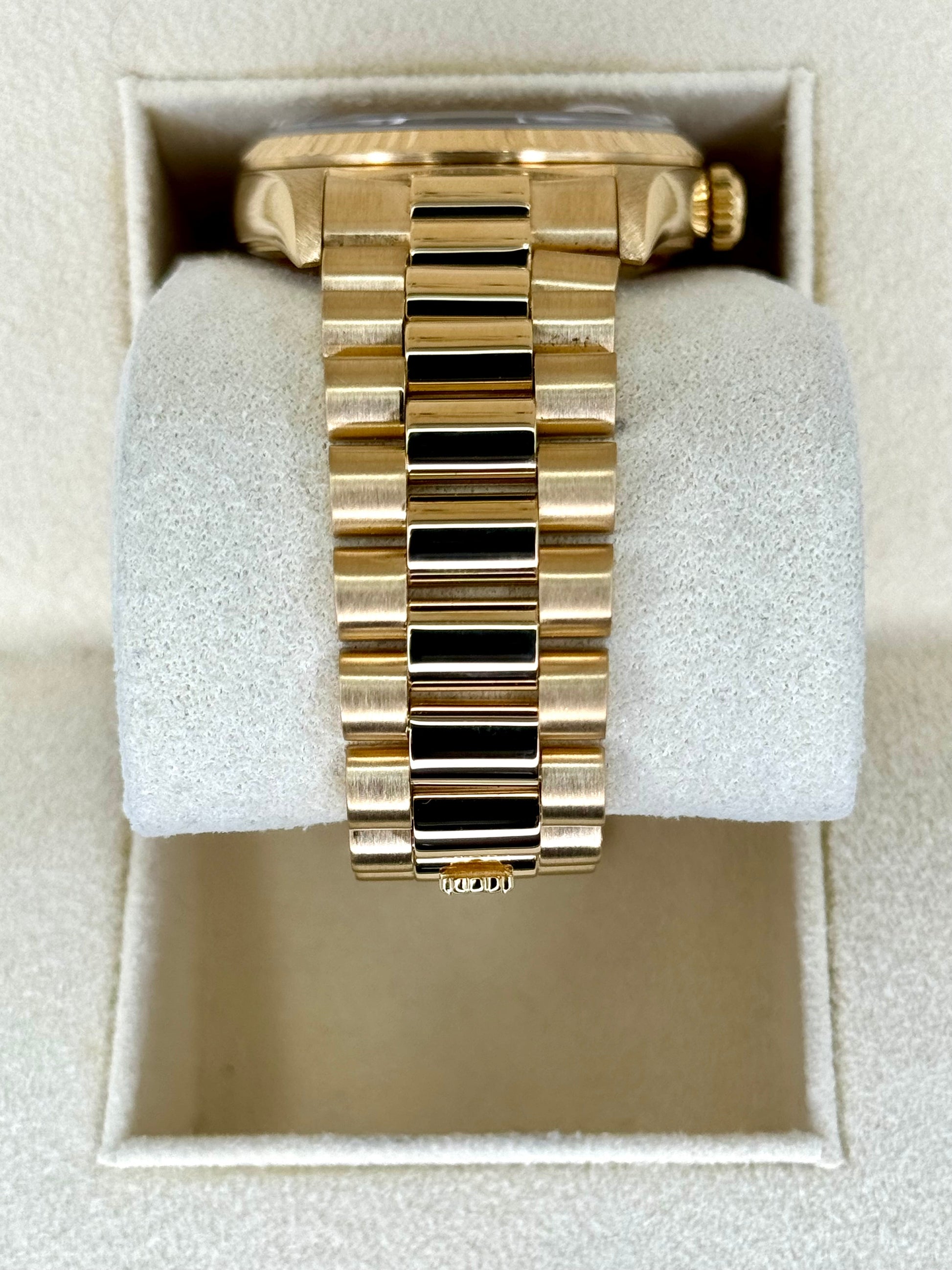 1995 Rolex Day-Date 36mm 18238 Presidential Champagne Dial - MyWatchLLC