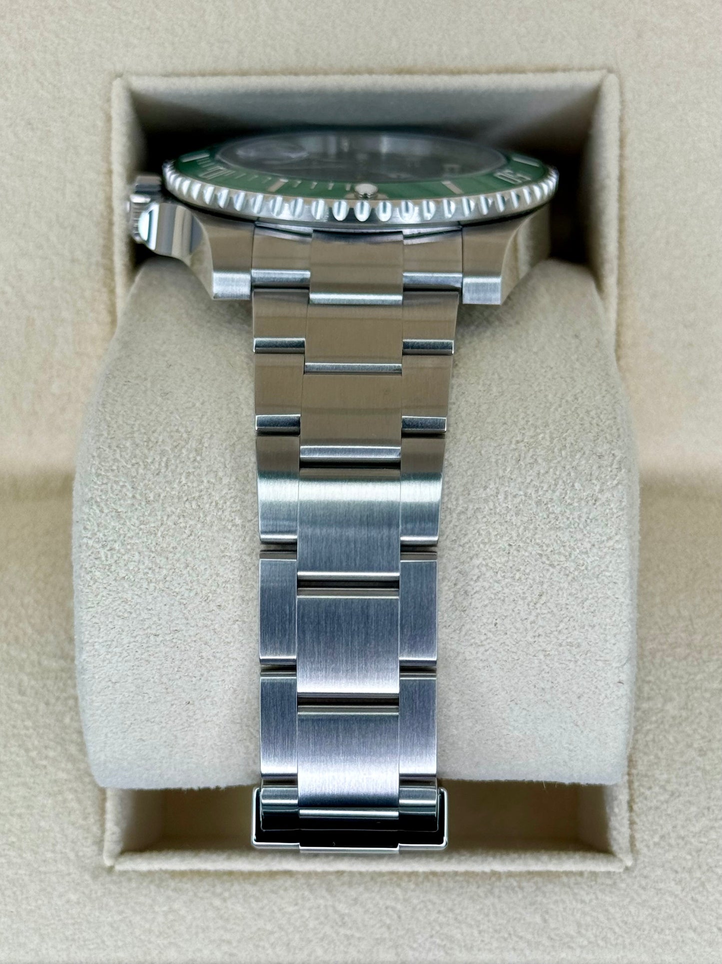 NEW 2020 Rolex Submariner "Hulk" 40mm 116610LV Green Dial - MyWatchLLC