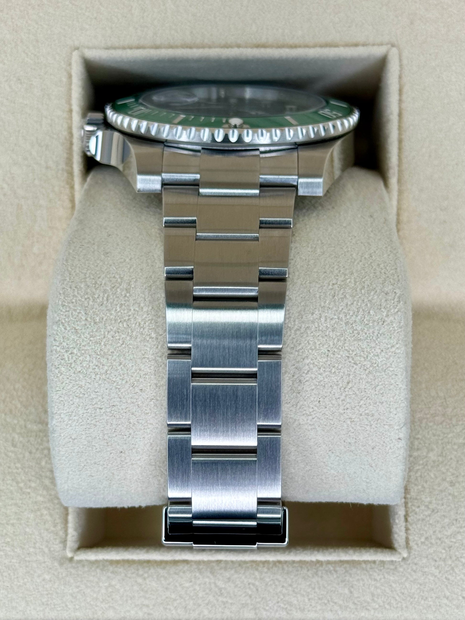 NEW 2020 Rolex Submariner "Hulk" 40mm 116610LV Green Dial - MyWatchLLC