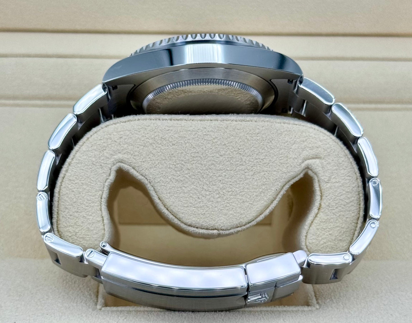 NEW 2020 Rolex Submariner "Hulk" 40mm 116610LV Green Dial - MyWatchLLC