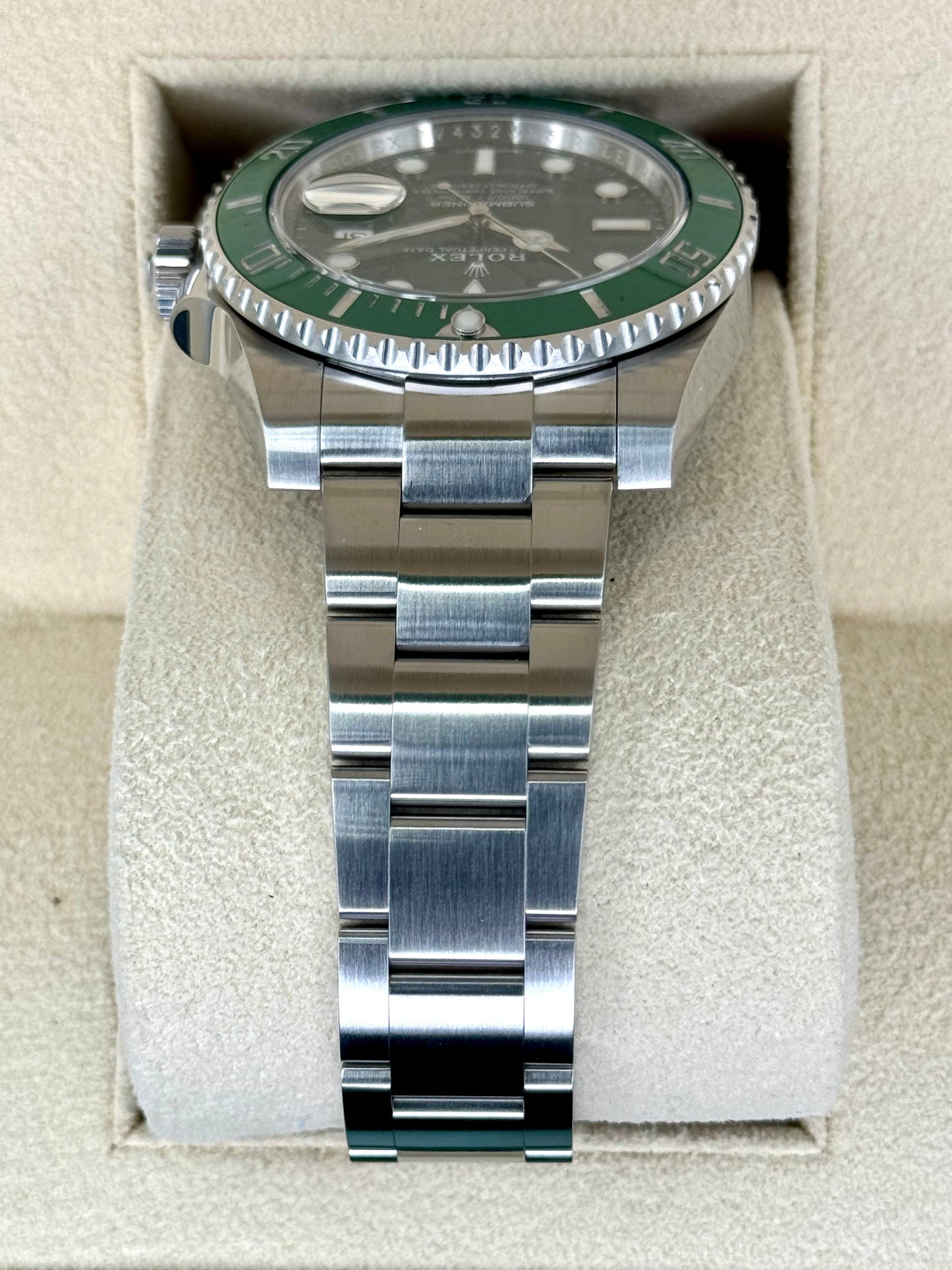 2018 Submariner “Hulkâ€?40mm 116610LV Stainless Steel Green Dial - MyWatchLLC