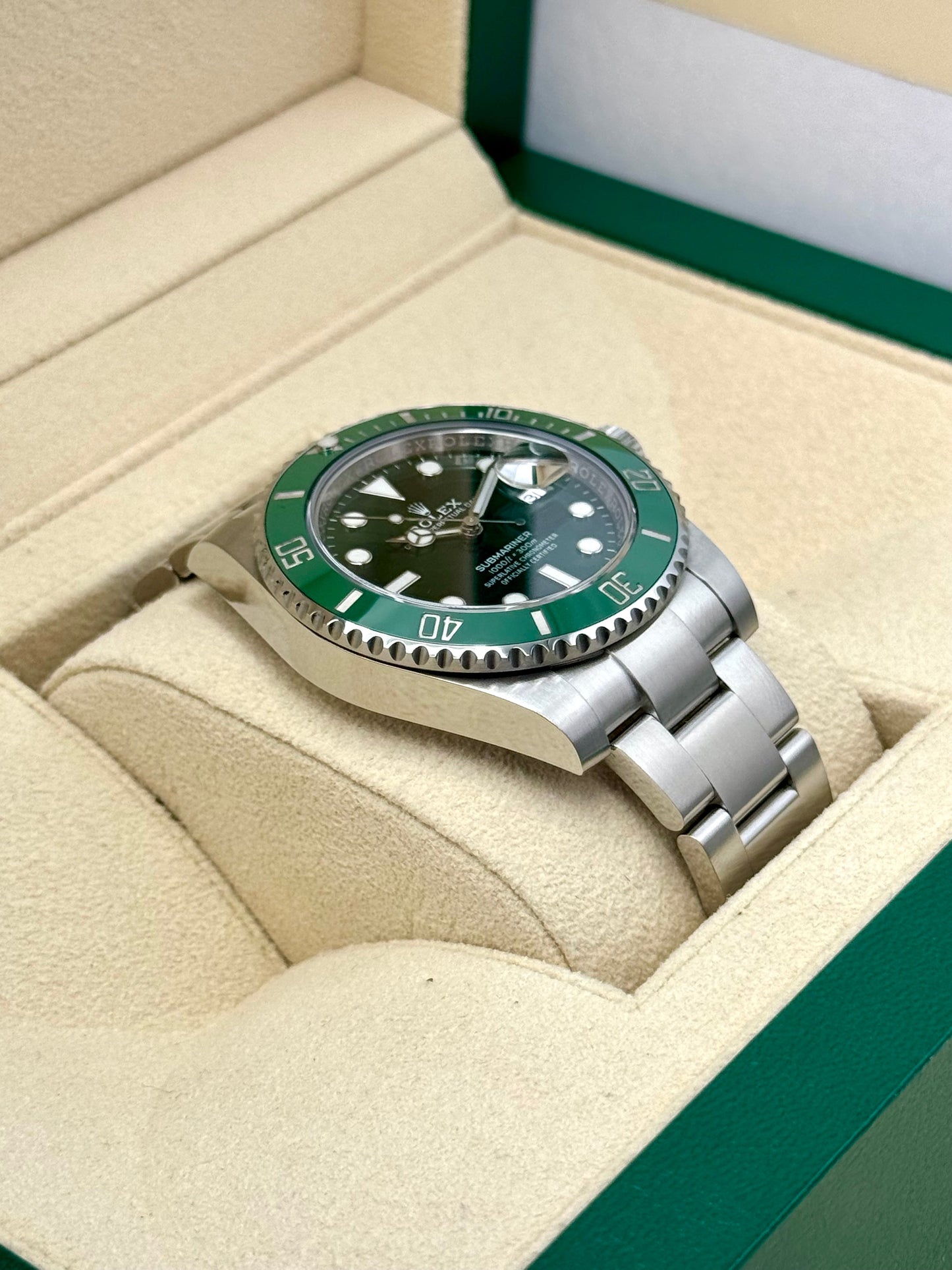 2018 Submariner “Hulkâ€?40mm 116610LV Stainless Steel Green Dial - MyWatchLLC