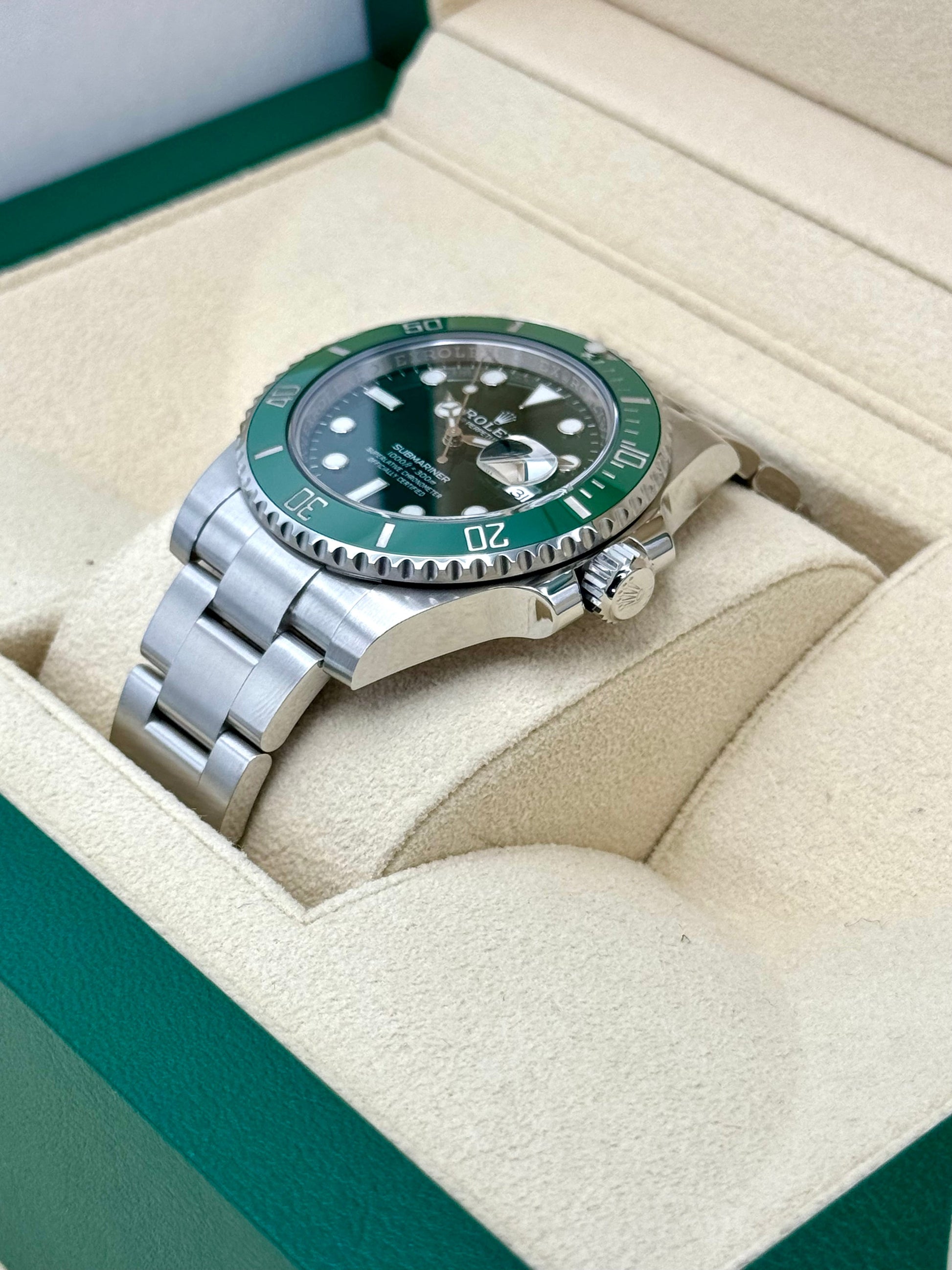 2018 Submariner “Hulkâ€?40mm 116610LV Stainless Steel Green Dial - MyWatchLLC