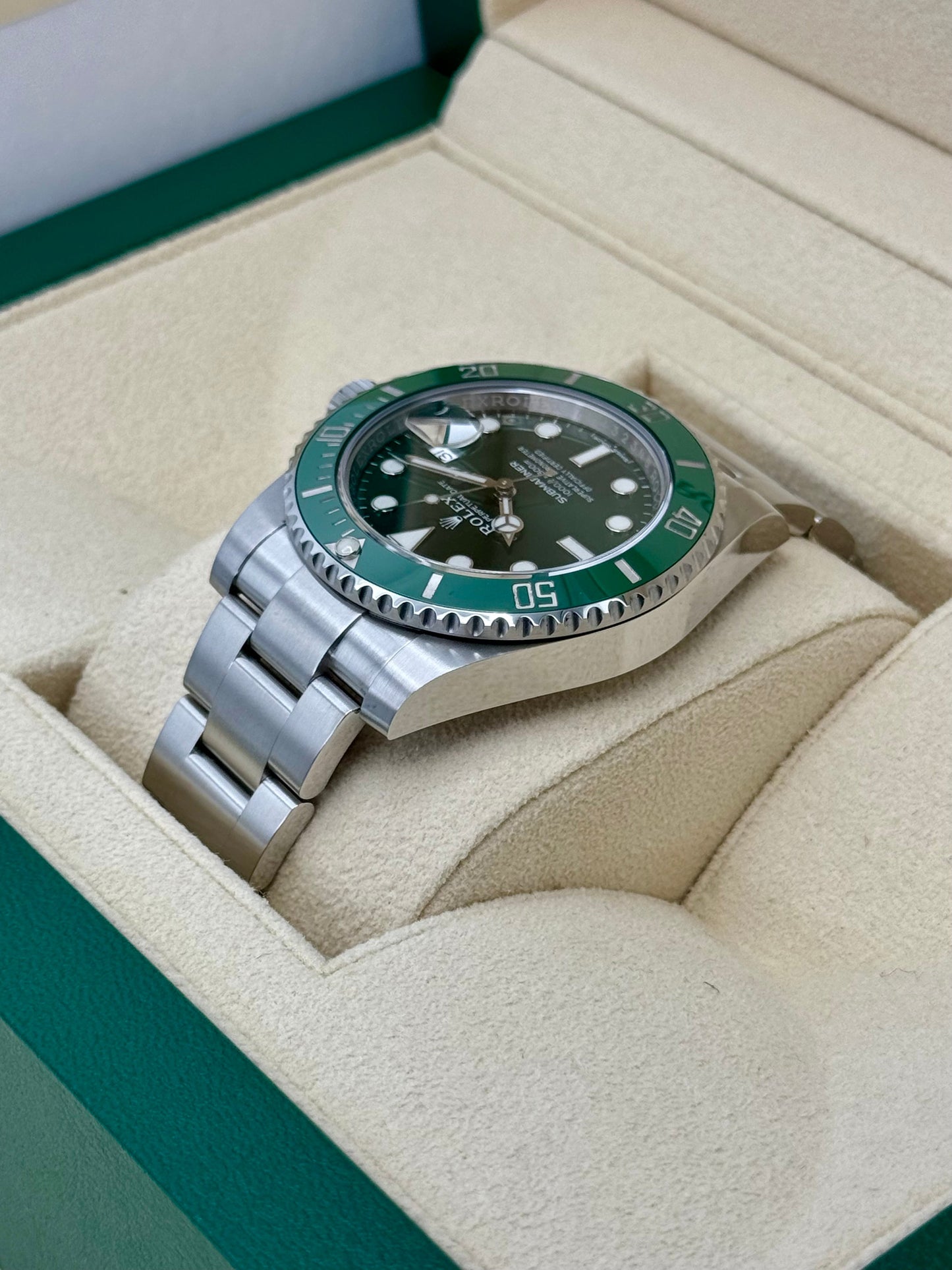 2018 Submariner “Hulkâ€?40mm 116610LV Stainless Steel Green Dial - MyWatchLLC