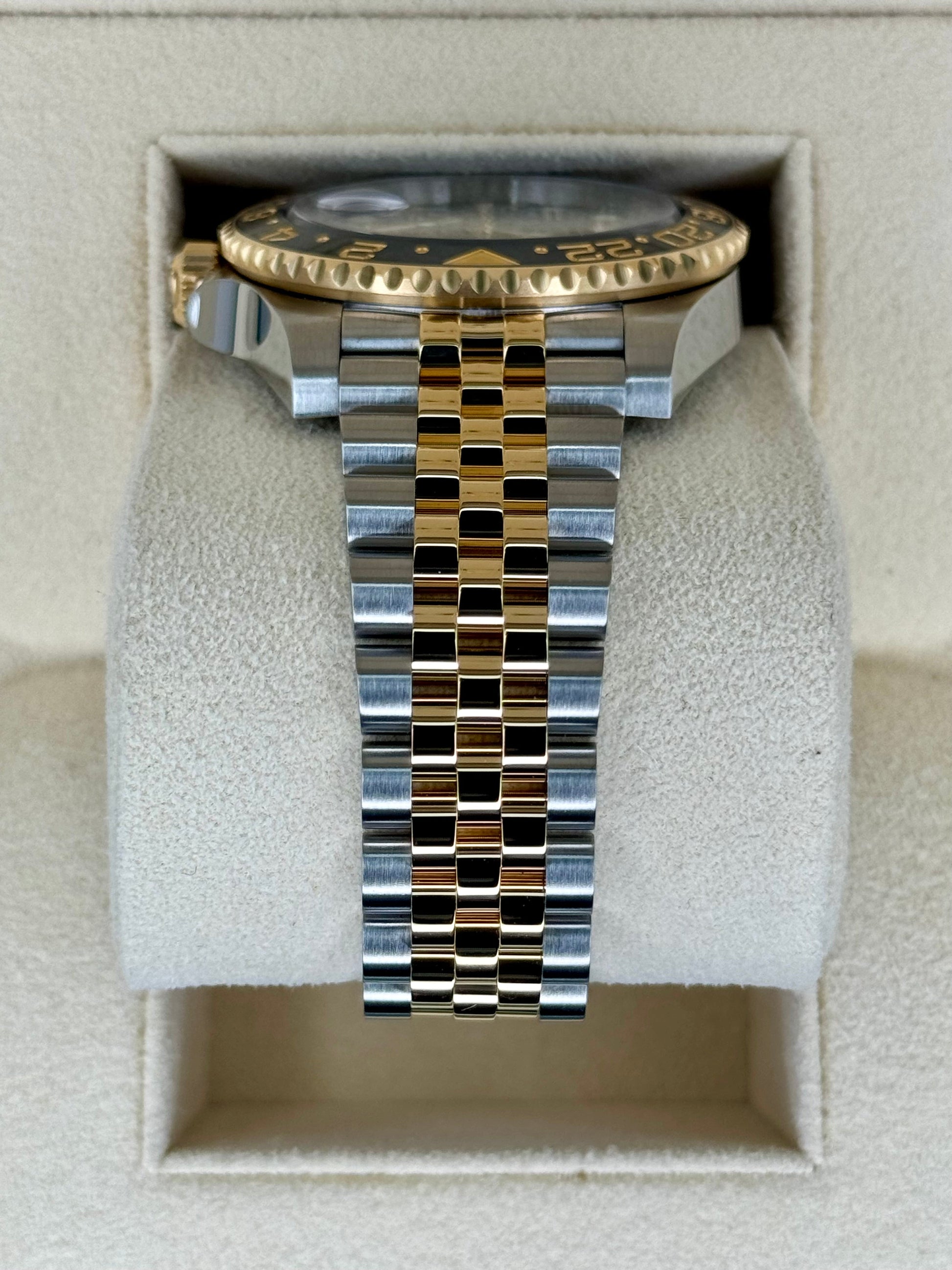 2024 Rolex GMT-Master II 40mm 126713GRNR Two-Tone Jubilee Black Dial - MyWatchLLC