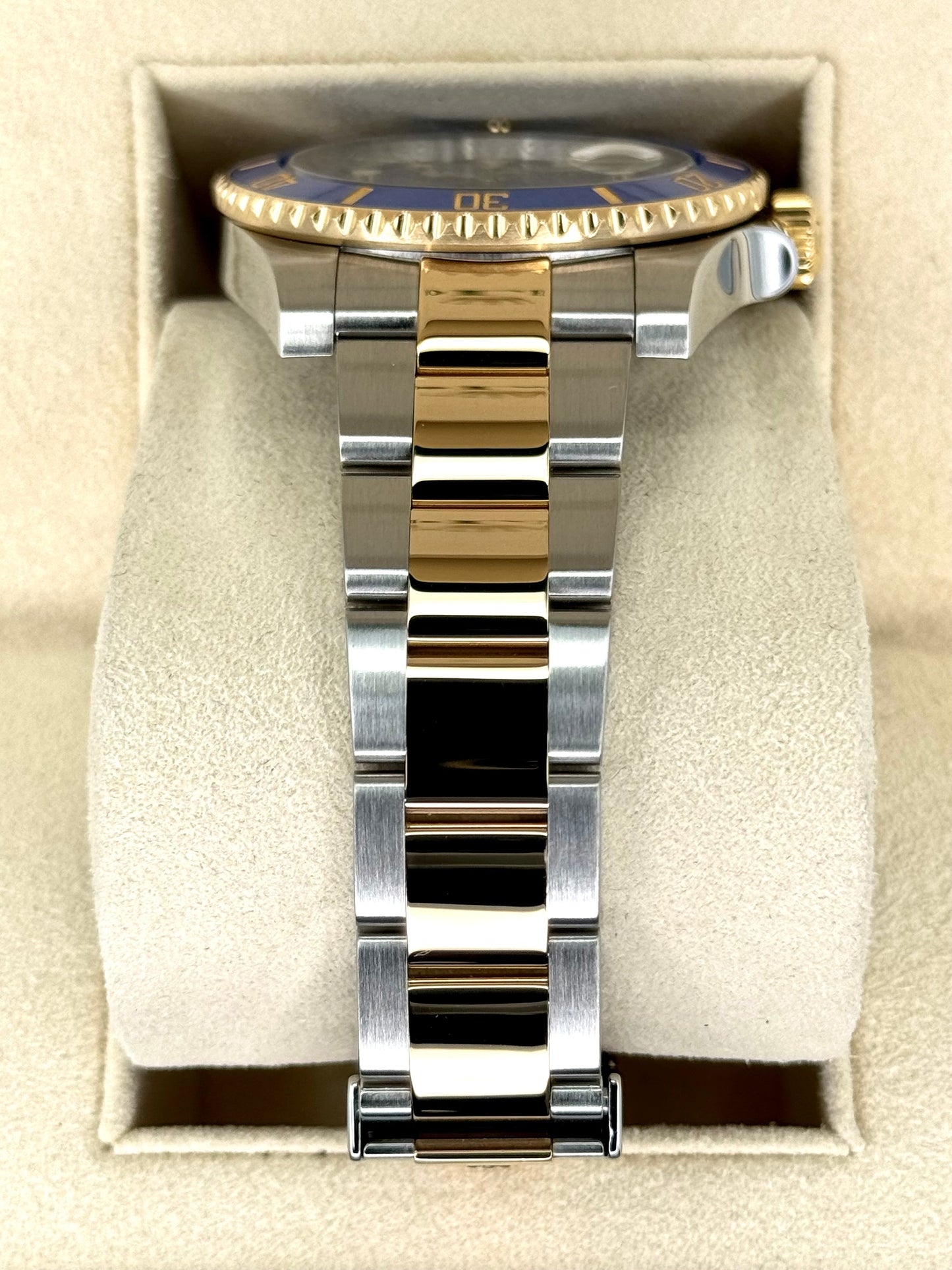 Rolex Submariner “Bluesyâ€?40mm 116613LB Two-Tone Flat Blue Dial - MyWatchLLC