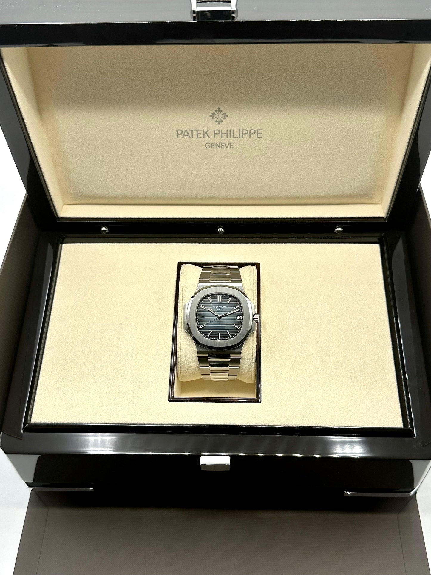 Patek Philippe 40mm 5711/1A Nautilus Stainless Steel Blue Dial - MyWatchLLC