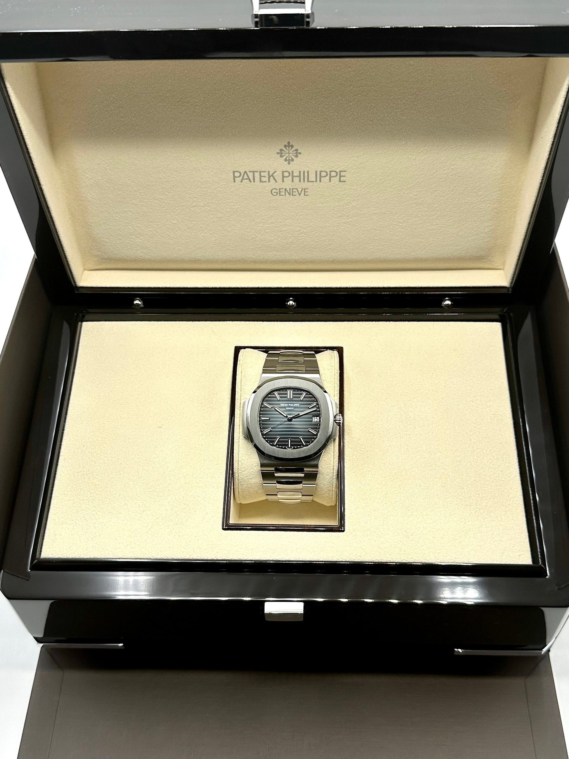 Patek Philippe 40mm 5711/1A Nautilus Stainless Steel Blue Dial - MyWatchLLC