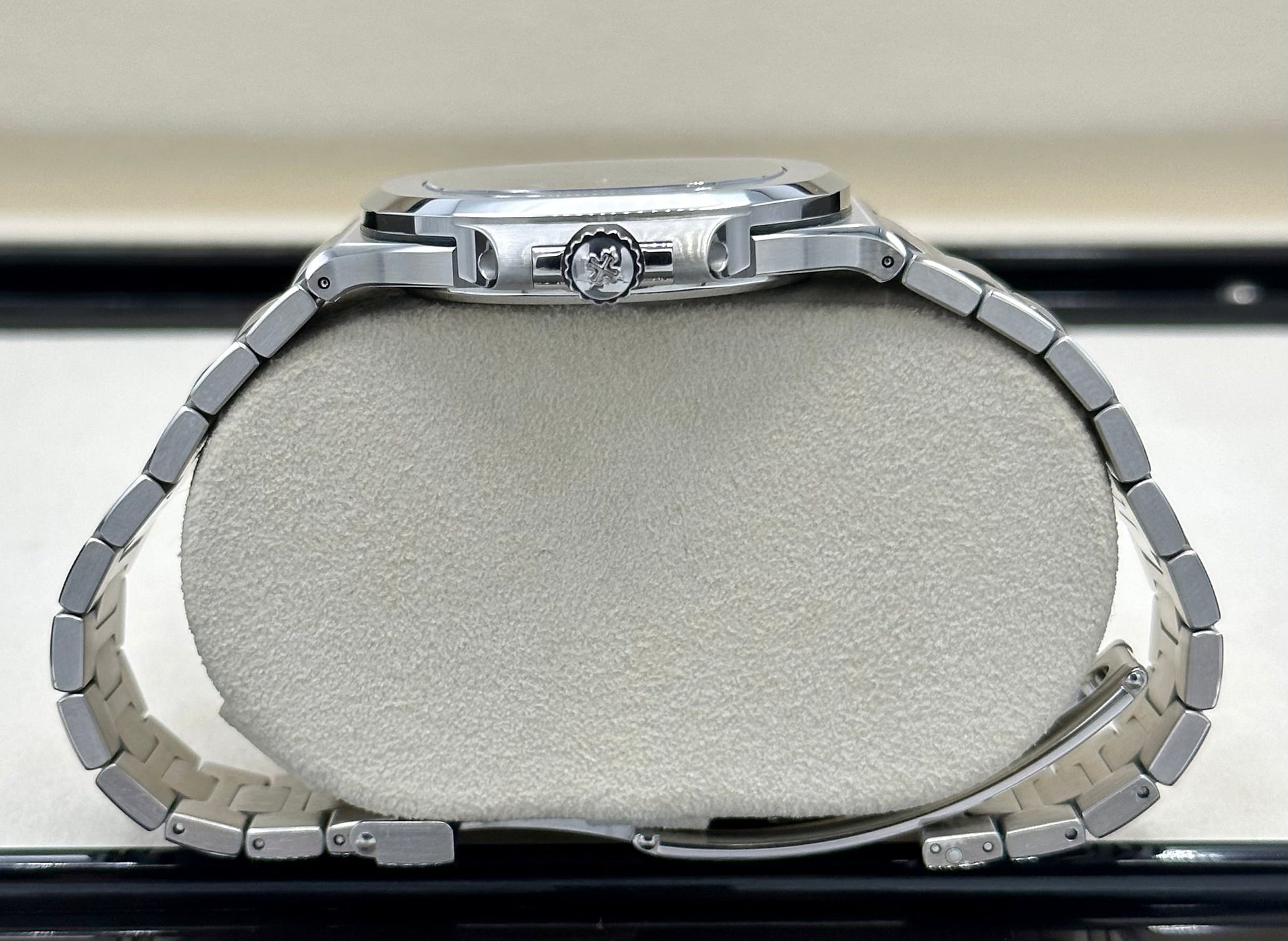 Patek Philippe 40mm 5711/1A Nautilus Stainless Steel Blue Dial - MyWatchLLC