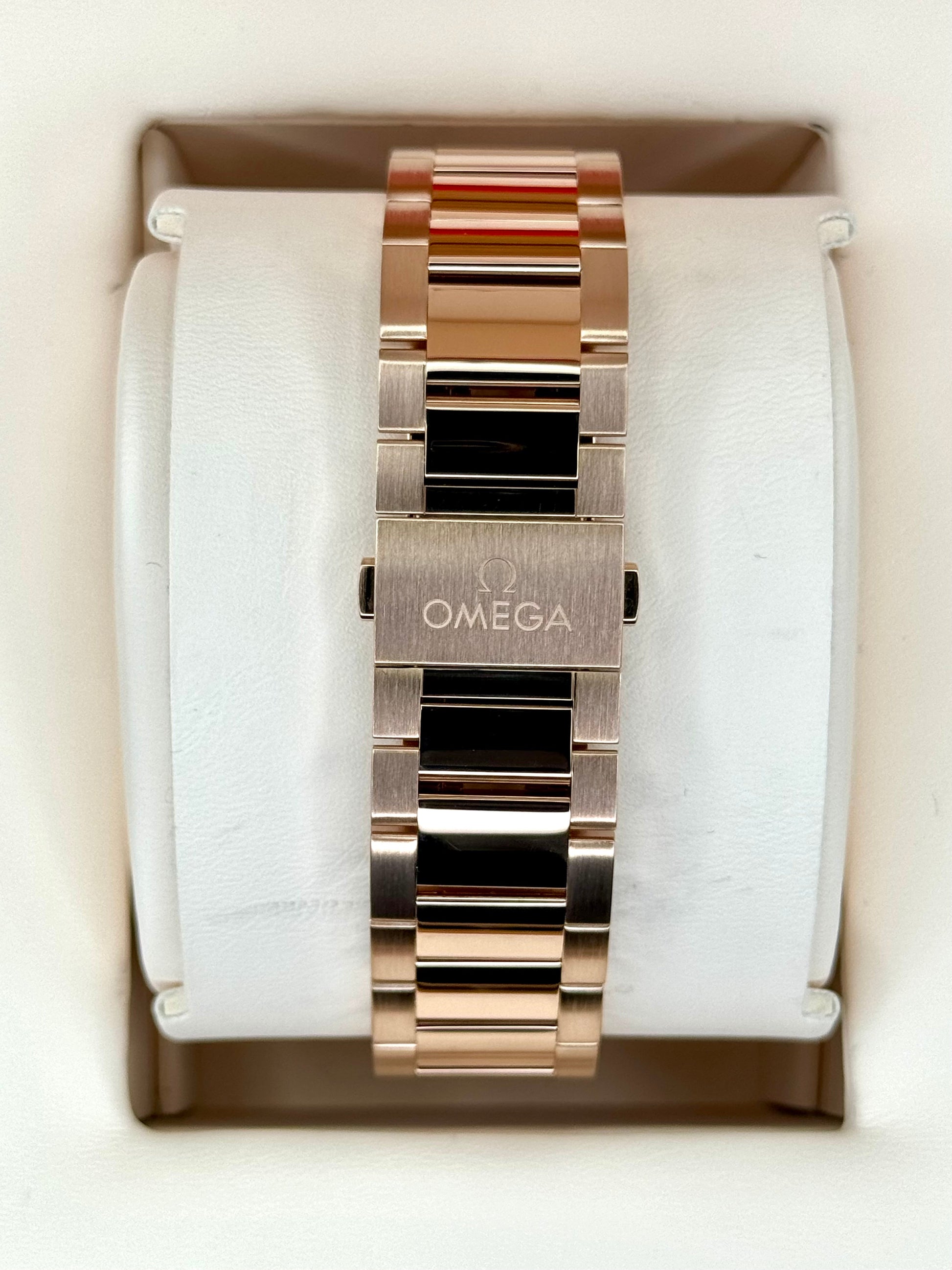 2022 Omega Seamaster Aqua Terra 43mm 22050432202001 RG Silver Dial - MyWatchLLC