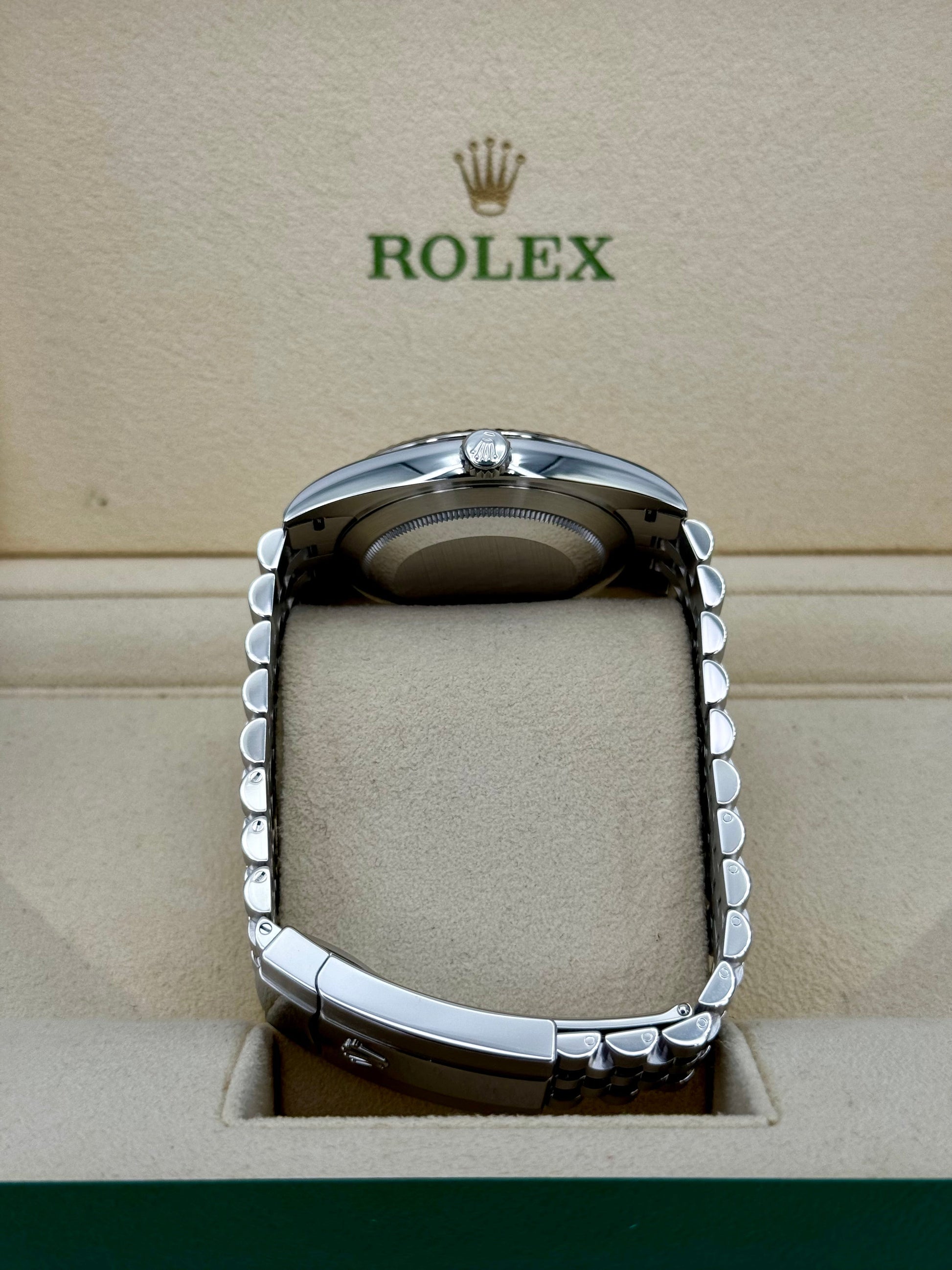 2023 Rolex Datejust 41mm 126334 Jubilee Blue Roman Numeral Dial - MyWatchLLC