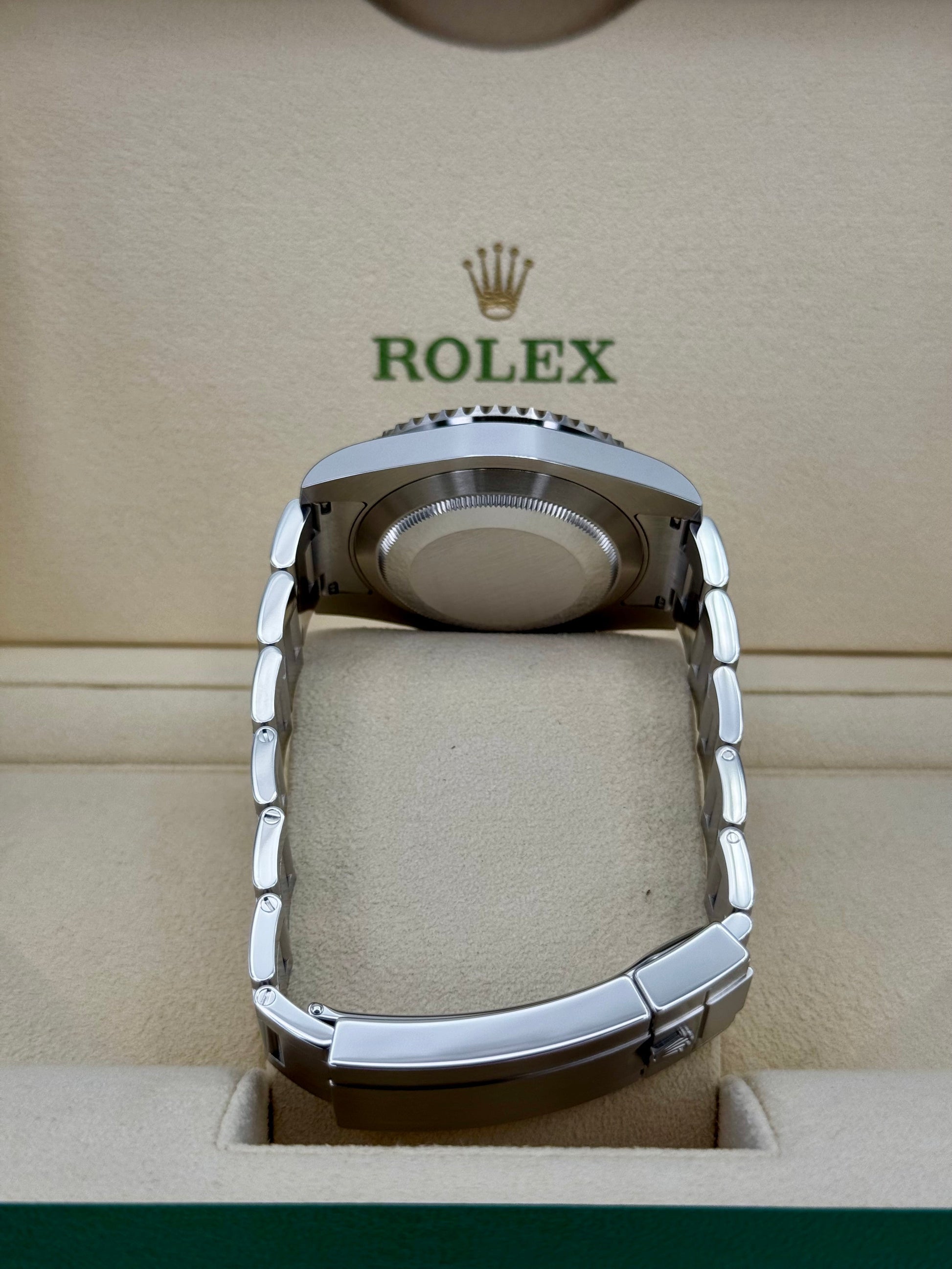 2017 Rolex Submariner "Hulk" 40mm 116610LV Green Dial - MyWatchLLC